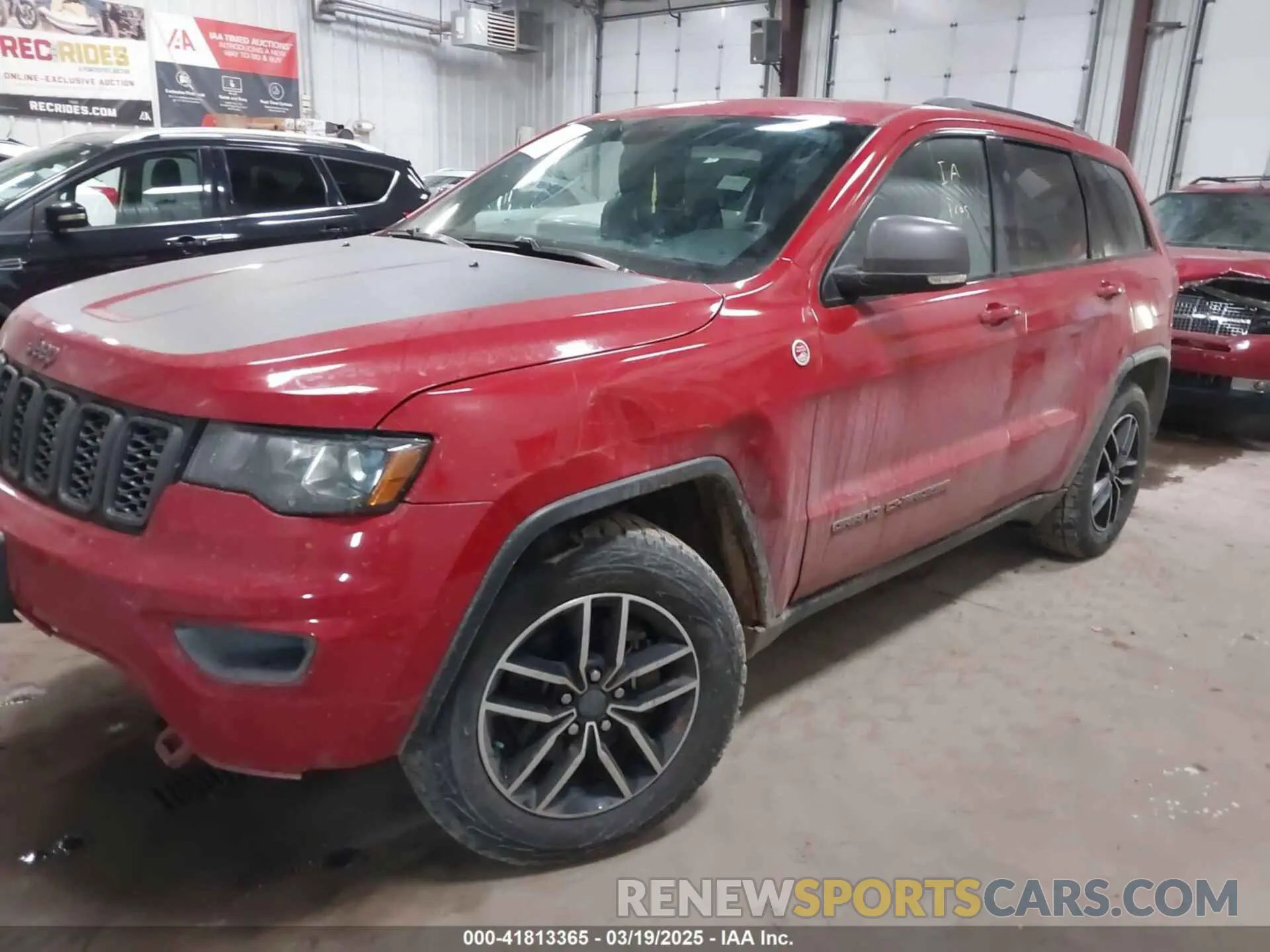 2 Photograph of a damaged car 1C4RJFLG2KC539639 JEEP GRAND CHEROKEE 2019