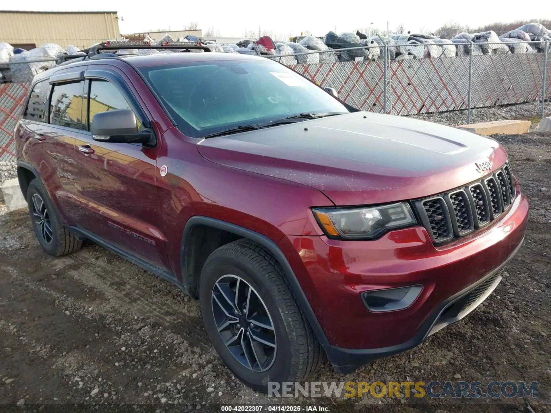 1 Photograph of a damaged car 1C4RJFLG3KC590342 JEEP GRAND CHEROKEE 2019