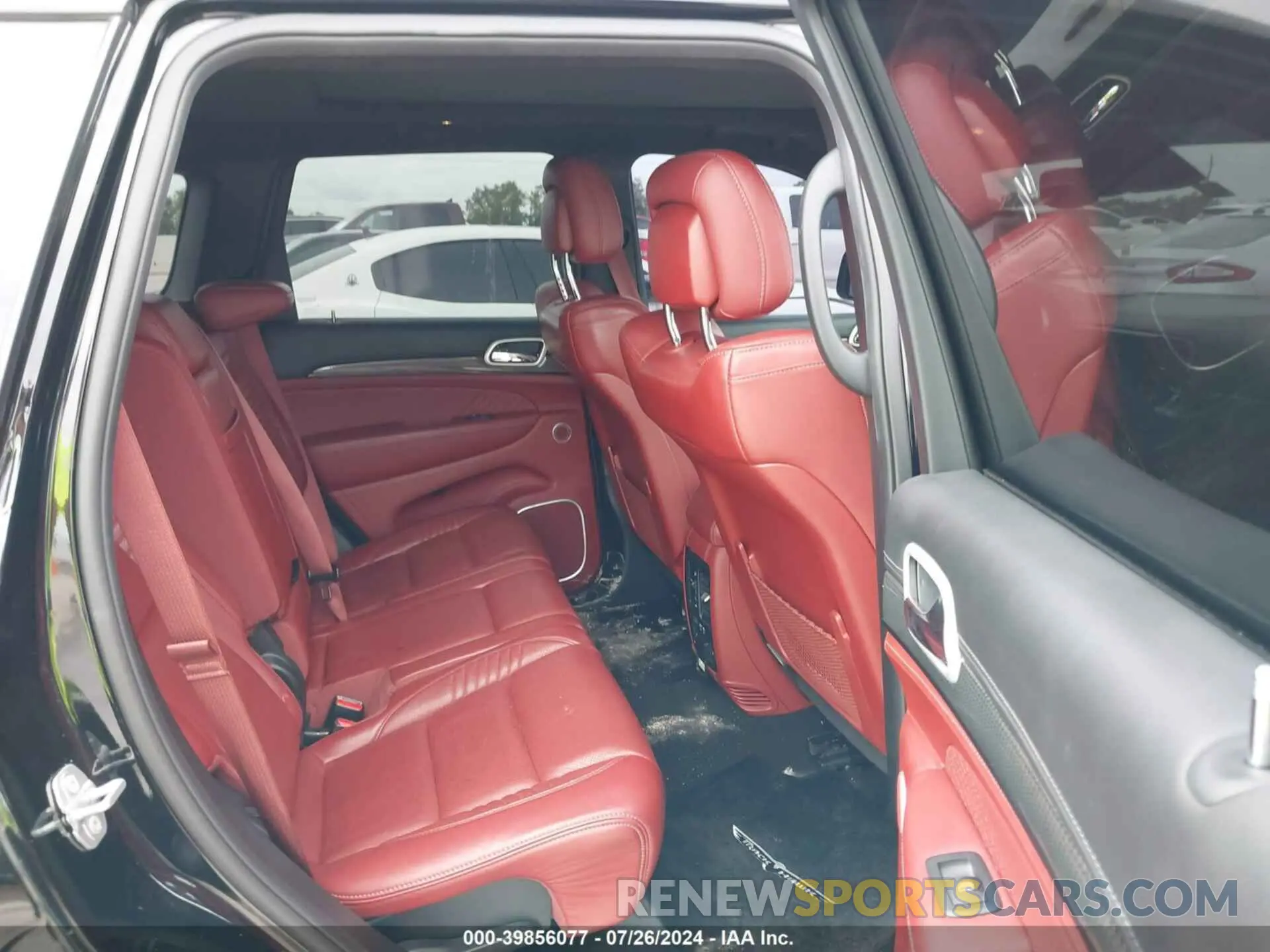 8 Photograph of a damaged car 1C4RJFN98KC740508 JEEP GRAND CHEROKEE 2019