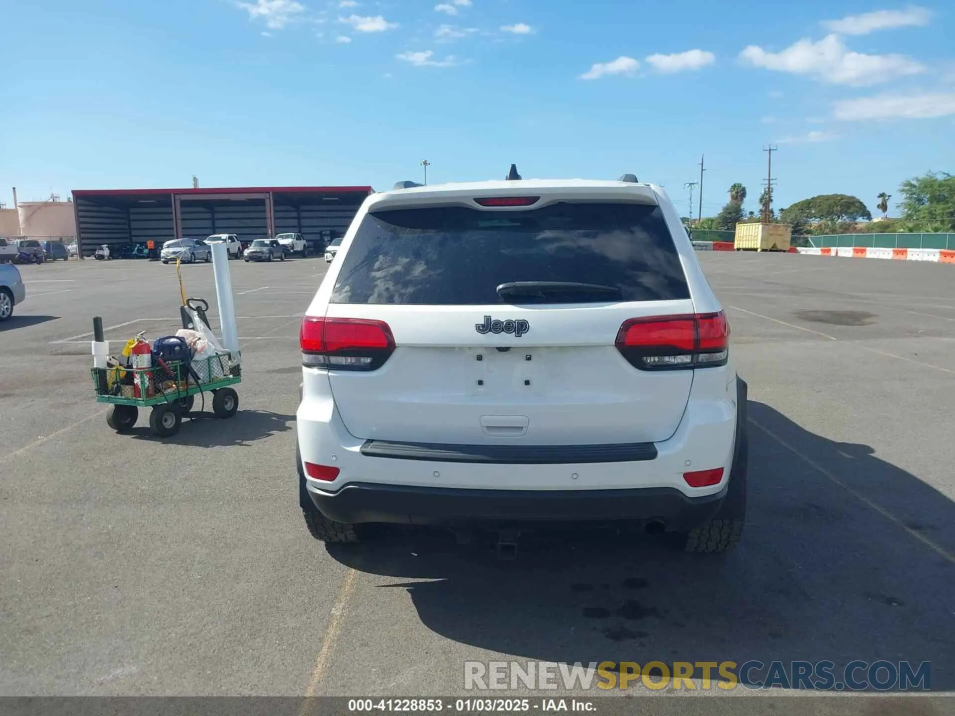 17 Photograph of a damaged car 1C4RJEAG0LC113446 JEEP GRAND CHEROKEE 2020