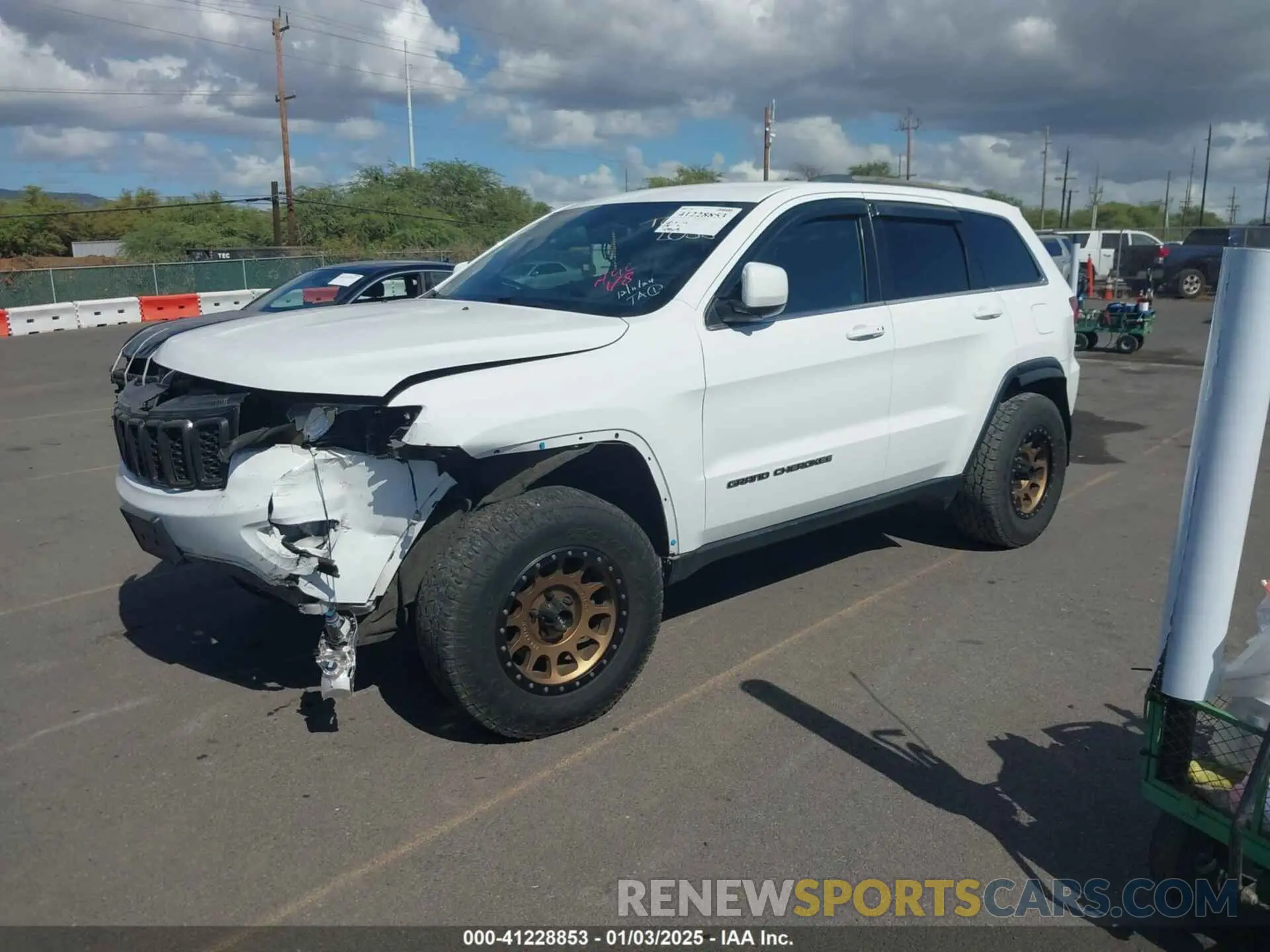 2 Photograph of a damaged car 1C4RJEAG0LC113446 JEEP GRAND CHEROKEE 2020