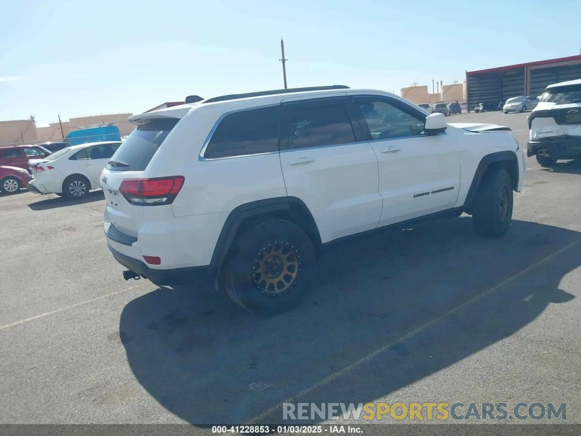 4 Photograph of a damaged car 1C4RJEAG0LC113446 JEEP GRAND CHEROKEE 2020