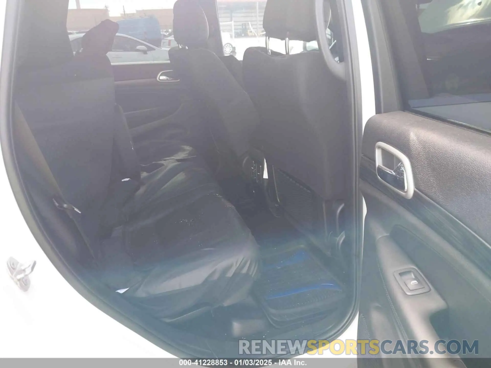 8 Photograph of a damaged car 1C4RJEAG0LC113446 JEEP GRAND CHEROKEE 2020