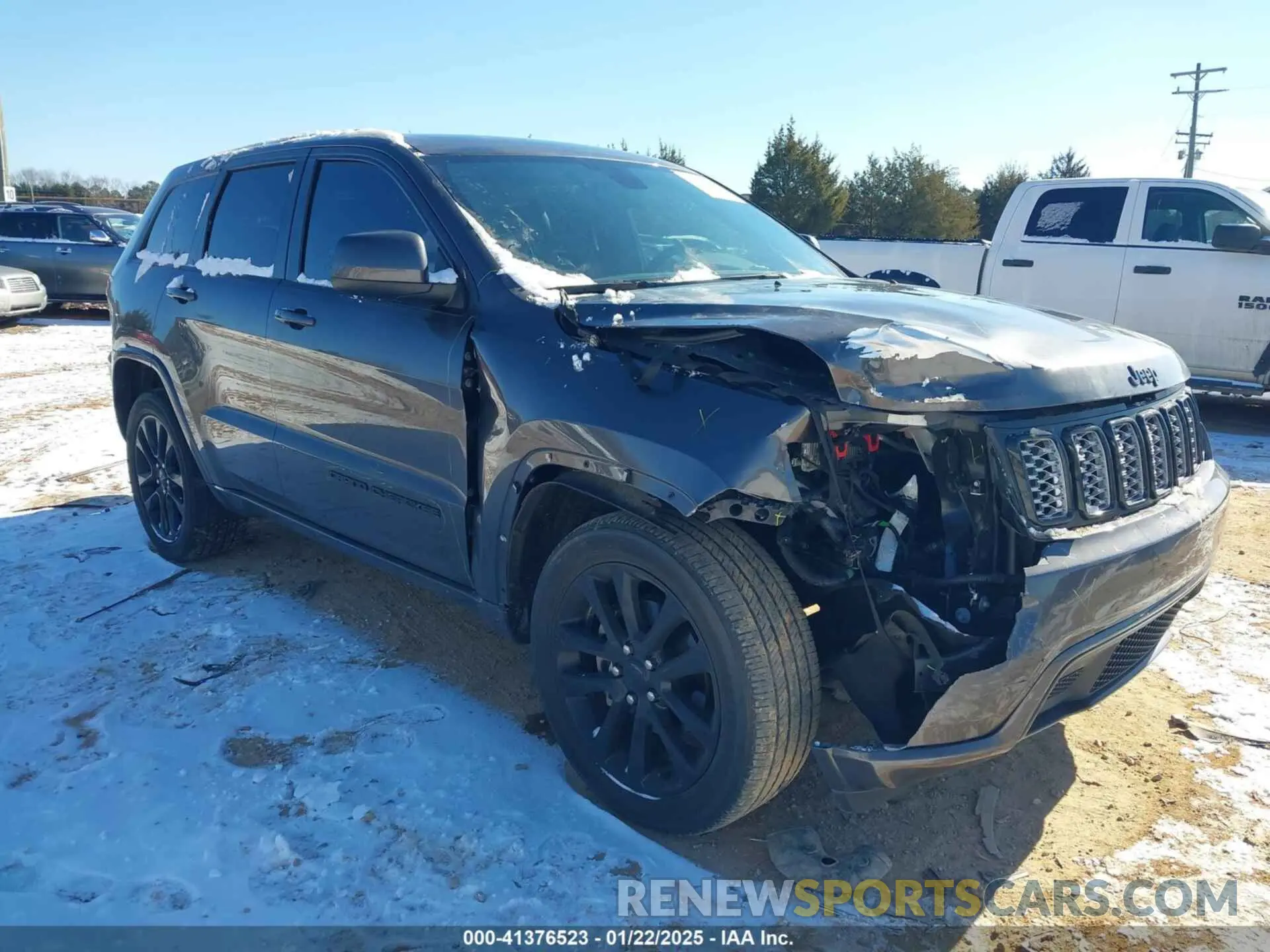 1 Photograph of a damaged car 1C4RJEAG0LC170357 JEEP GRAND CHEROKEE 2020
