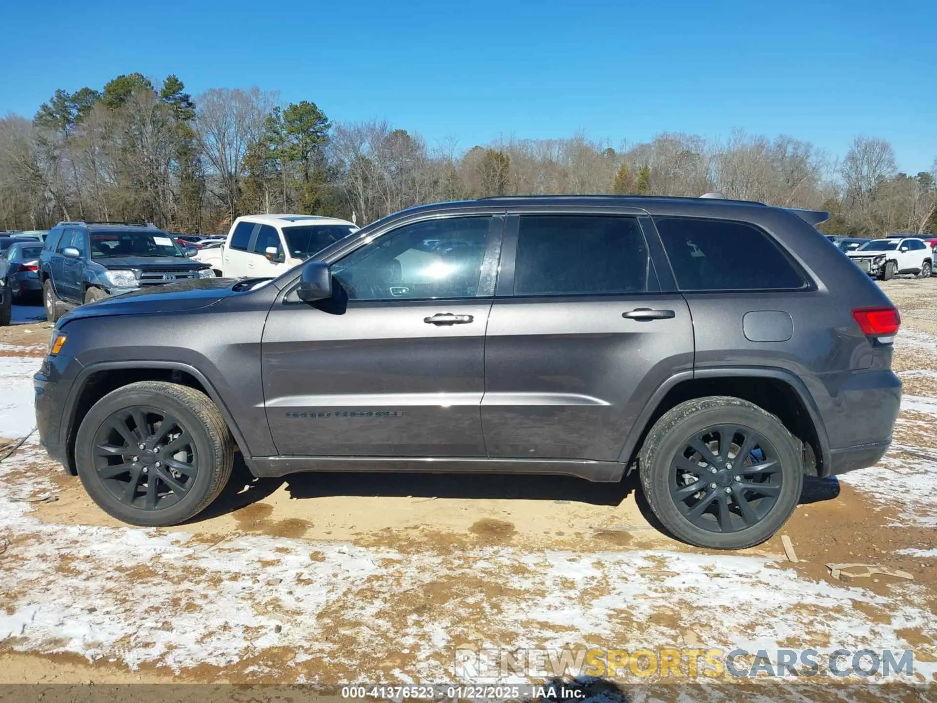 14 Photograph of a damaged car 1C4RJEAG0LC170357 JEEP GRAND CHEROKEE 2020