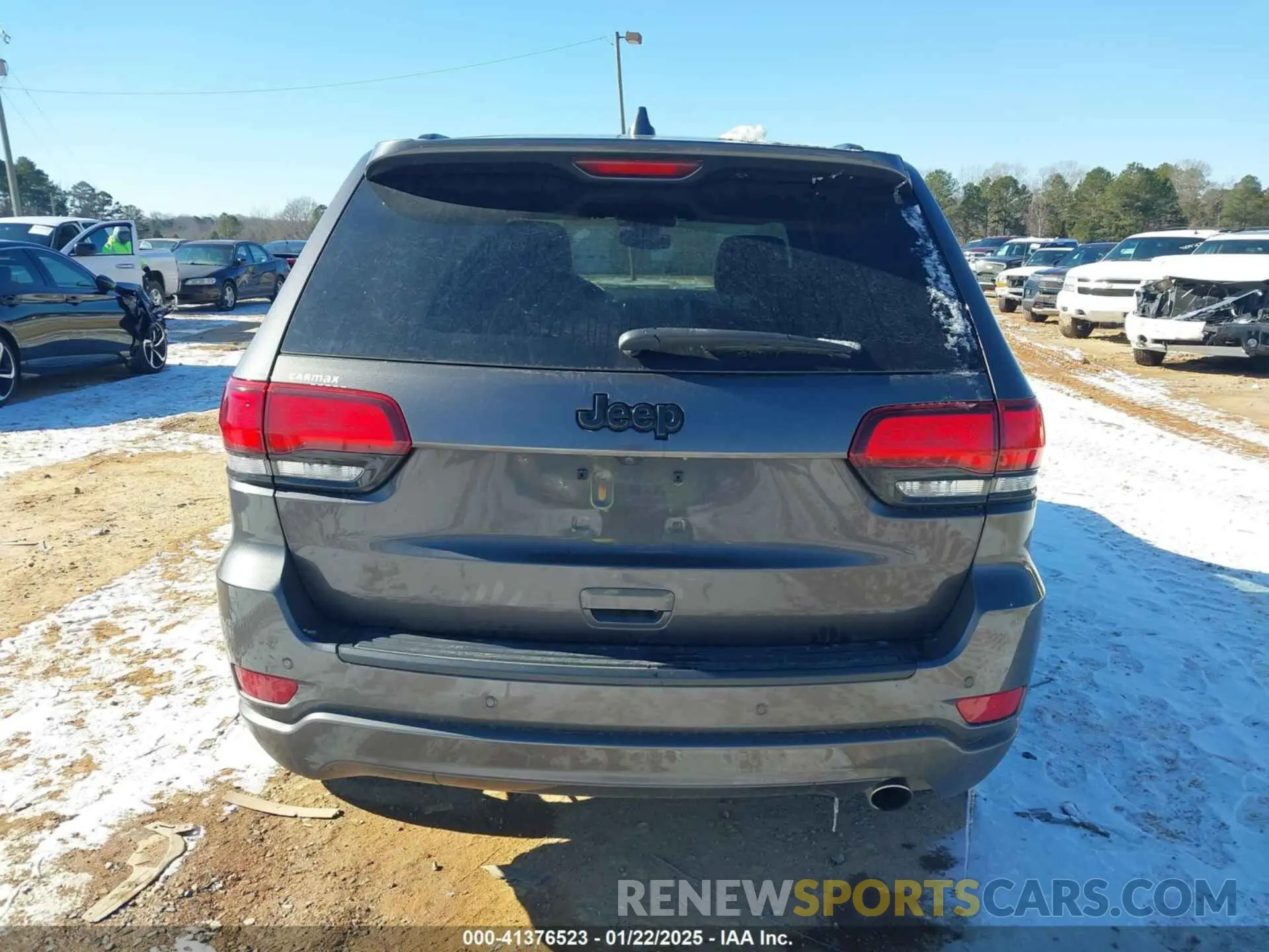 16 Photograph of a damaged car 1C4RJEAG0LC170357 JEEP GRAND CHEROKEE 2020