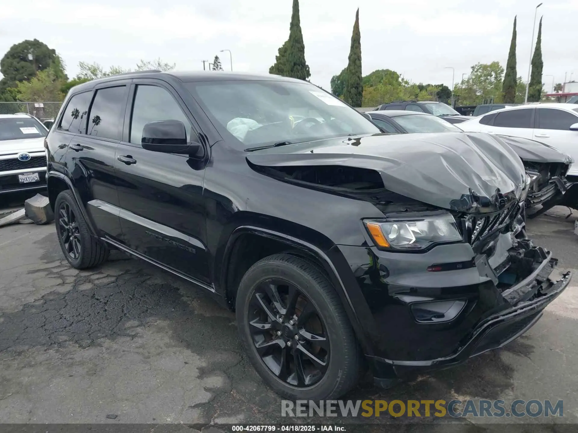 13 Photograph of a damaged car 1C4RJEAG1LC404795 JEEP GRAND CHEROKEE 2020