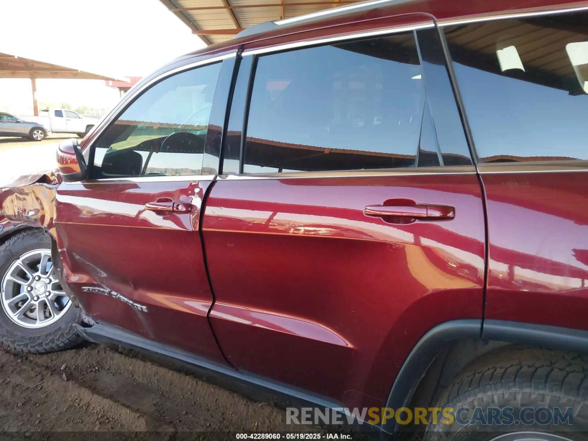 13 Photograph of a damaged car 1C4RJEAG2LC202337 JEEP GRAND CHEROKEE 2020