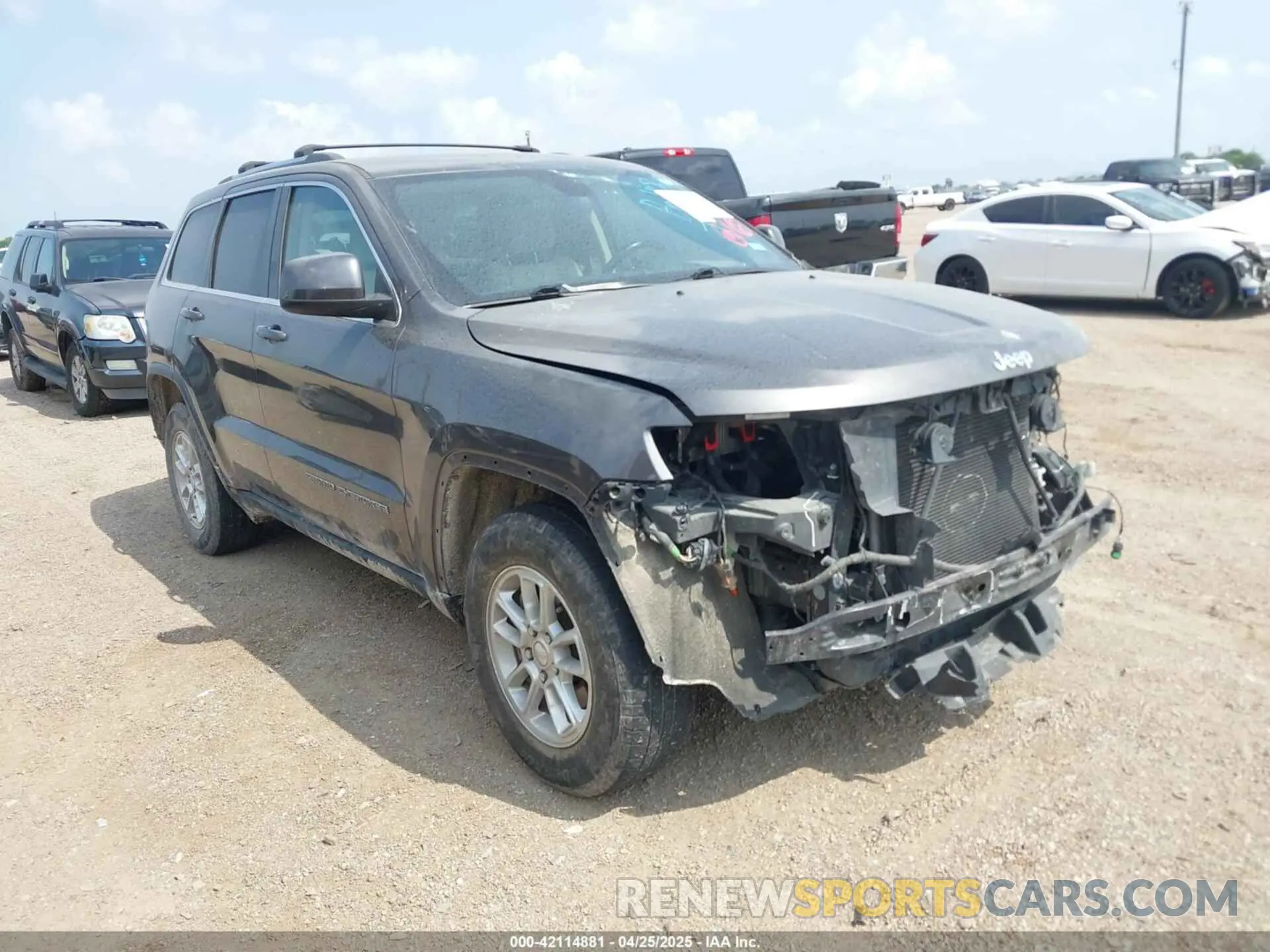 1 Photograph of a damaged car 1C4RJEAG2LC284912 JEEP GRAND CHEROKEE 2020