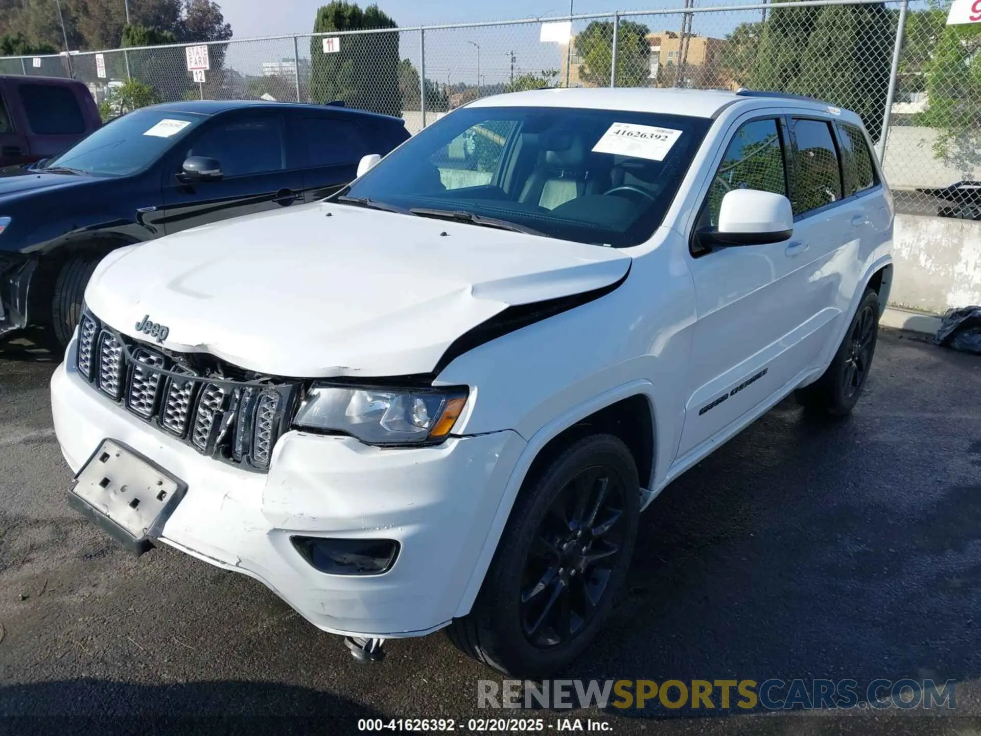 2 Photograph of a damaged car 1C4RJEAG2LC306195 JEEP GRAND CHEROKEE 2020