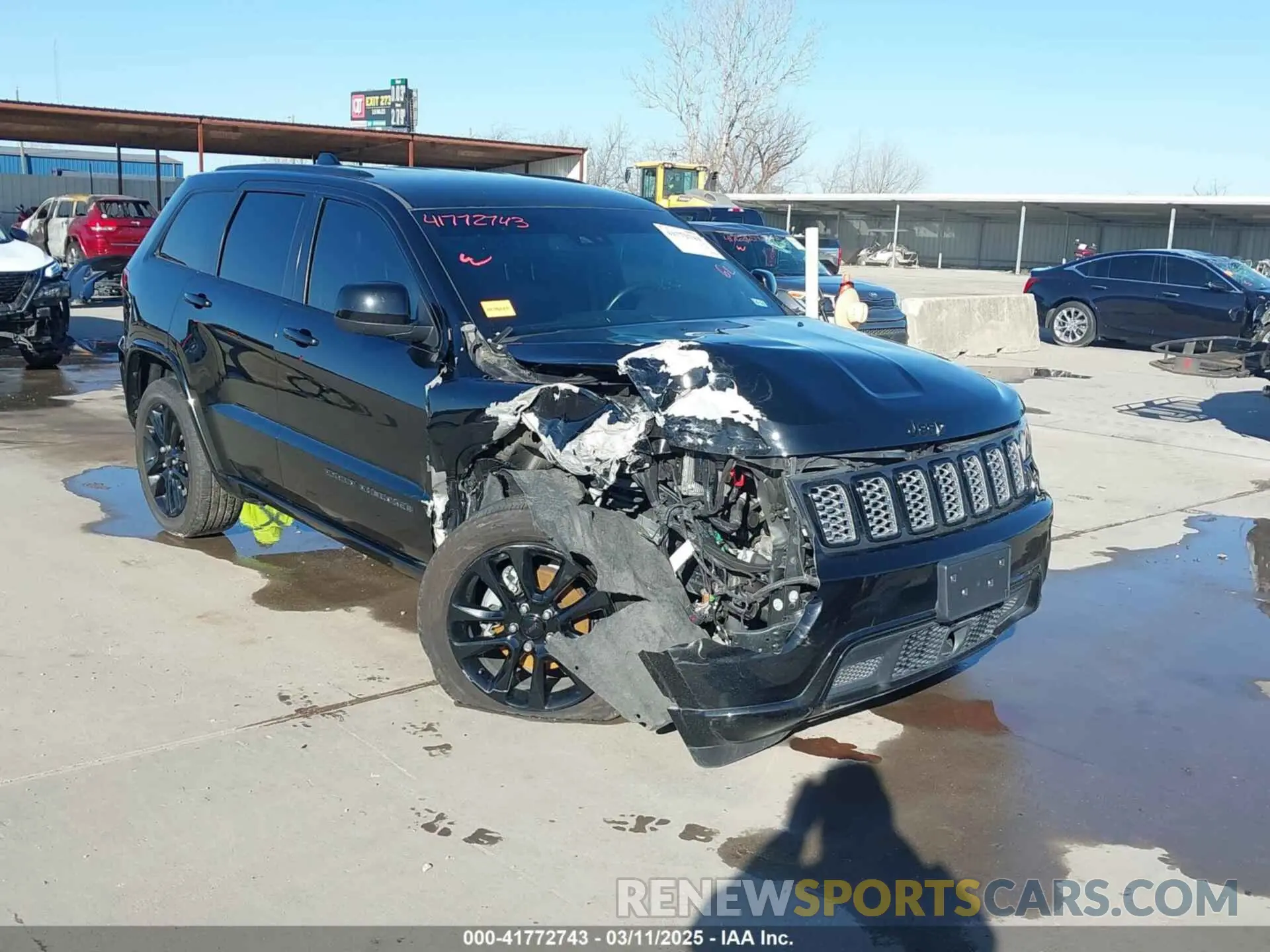 1 Photograph of a damaged car 1C4RJEAG2LC392639 JEEP GRAND CHEROKEE 2020