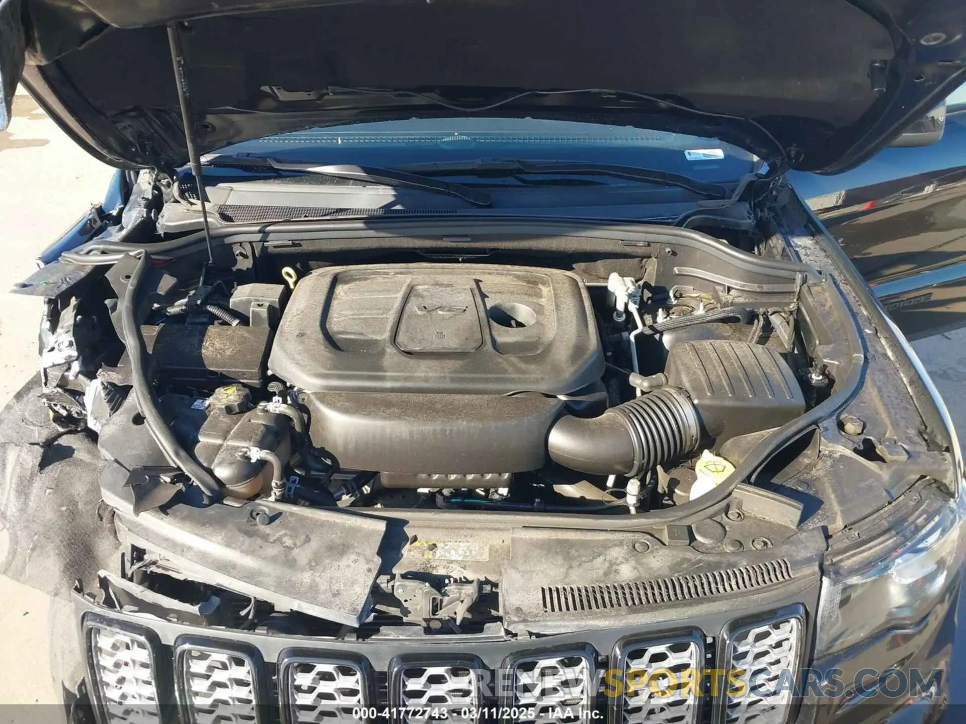 10 Photograph of a damaged car 1C4RJEAG2LC392639 JEEP GRAND CHEROKEE 2020