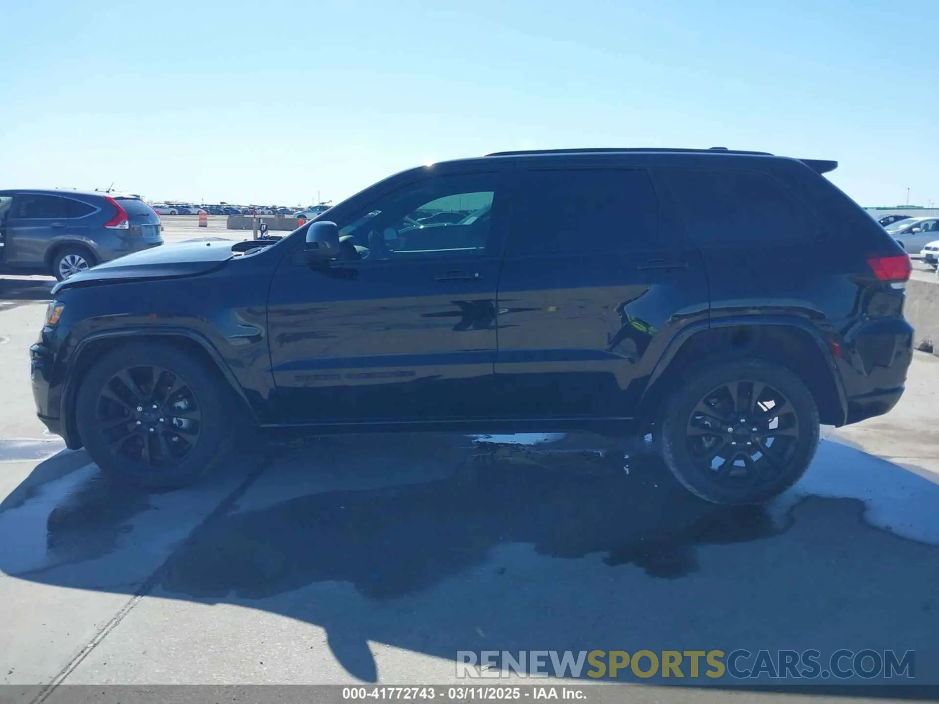 14 Photograph of a damaged car 1C4RJEAG2LC392639 JEEP GRAND CHEROKEE 2020