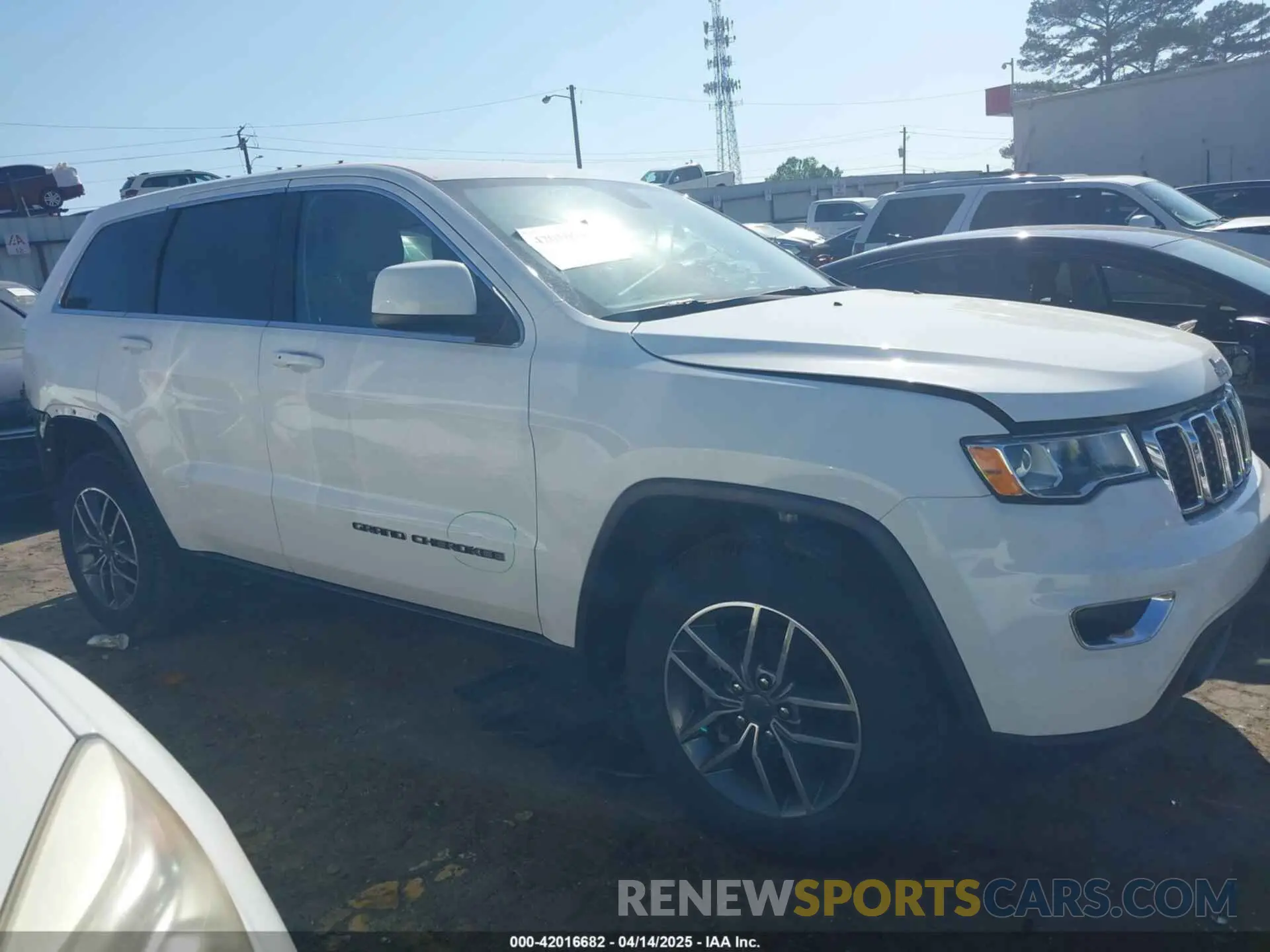 13 Photograph of a damaged car 1C4RJEAG3LC170515 JEEP GRAND CHEROKEE 2020