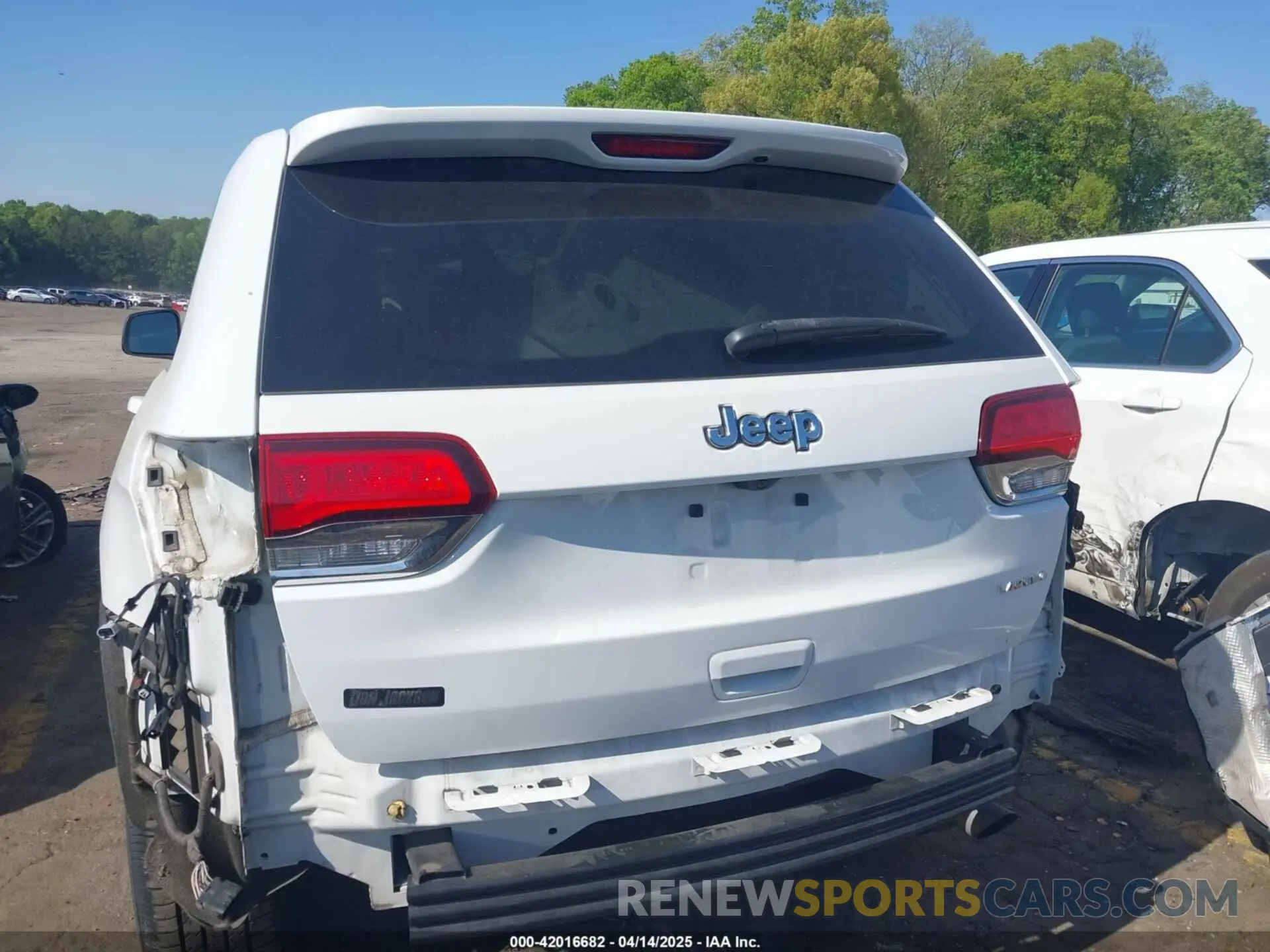 16 Photograph of a damaged car 1C4RJEAG3LC170515 JEEP GRAND CHEROKEE 2020