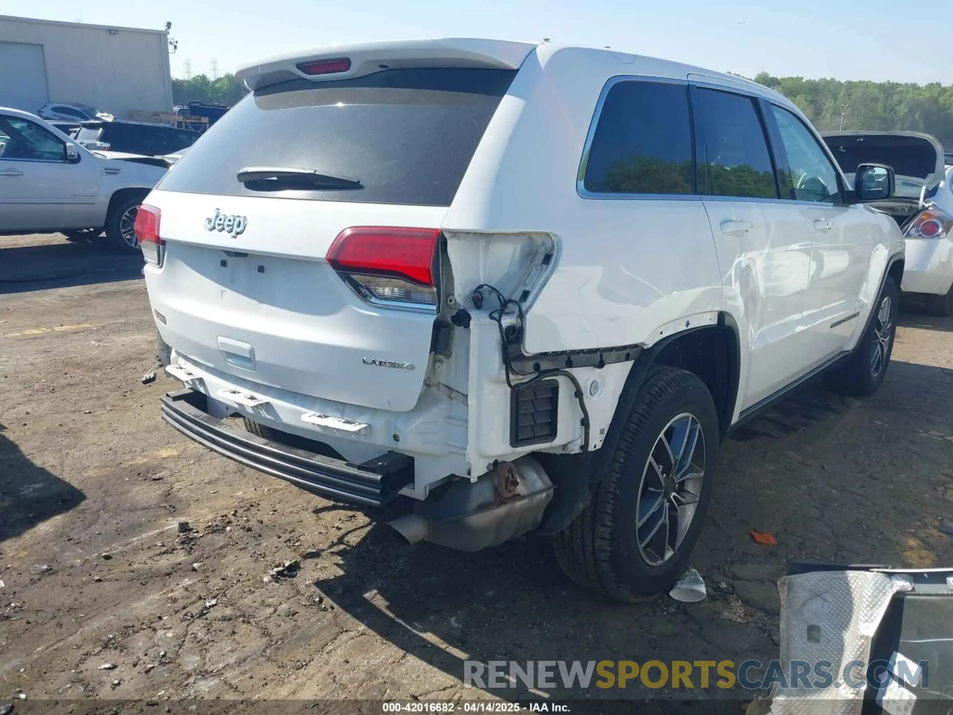 4 Photograph of a damaged car 1C4RJEAG3LC170515 JEEP GRAND CHEROKEE 2020