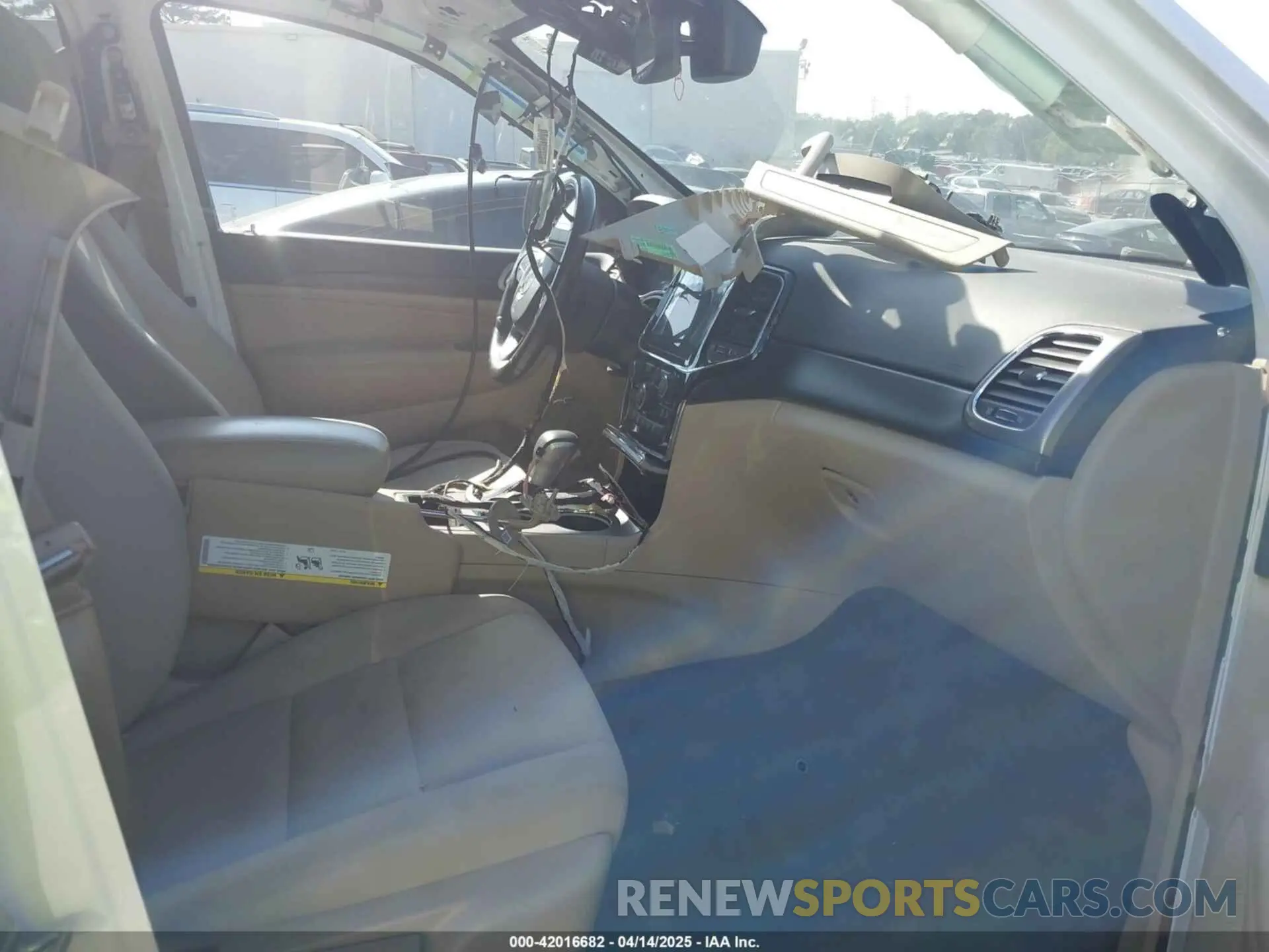 5 Photograph of a damaged car 1C4RJEAG3LC170515 JEEP GRAND CHEROKEE 2020