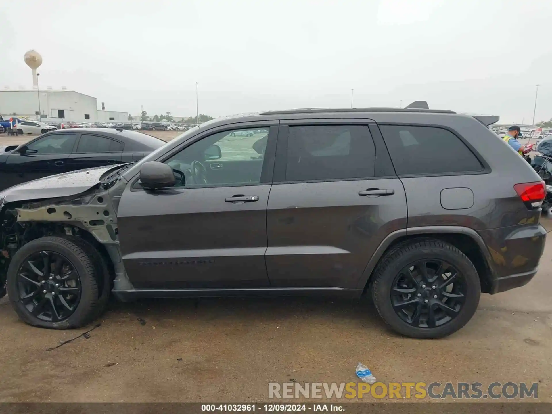 15 Photograph of a damaged car 1C4RJEAG3LC379446 JEEP GRAND CHEROKEE 2020