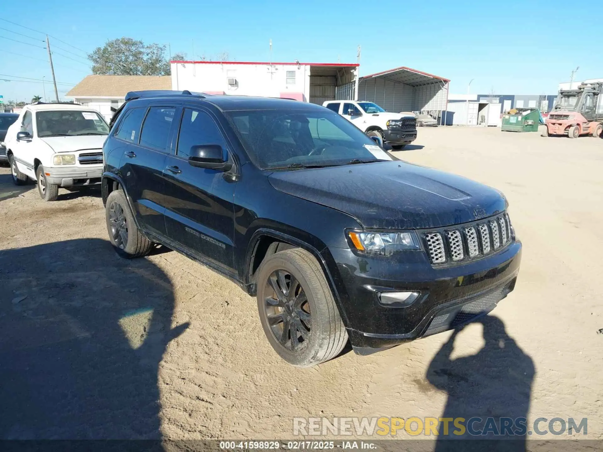 1 Photograph of a damaged car 1C4RJEAG3LC428323 JEEP GRAND CHEROKEE 2020