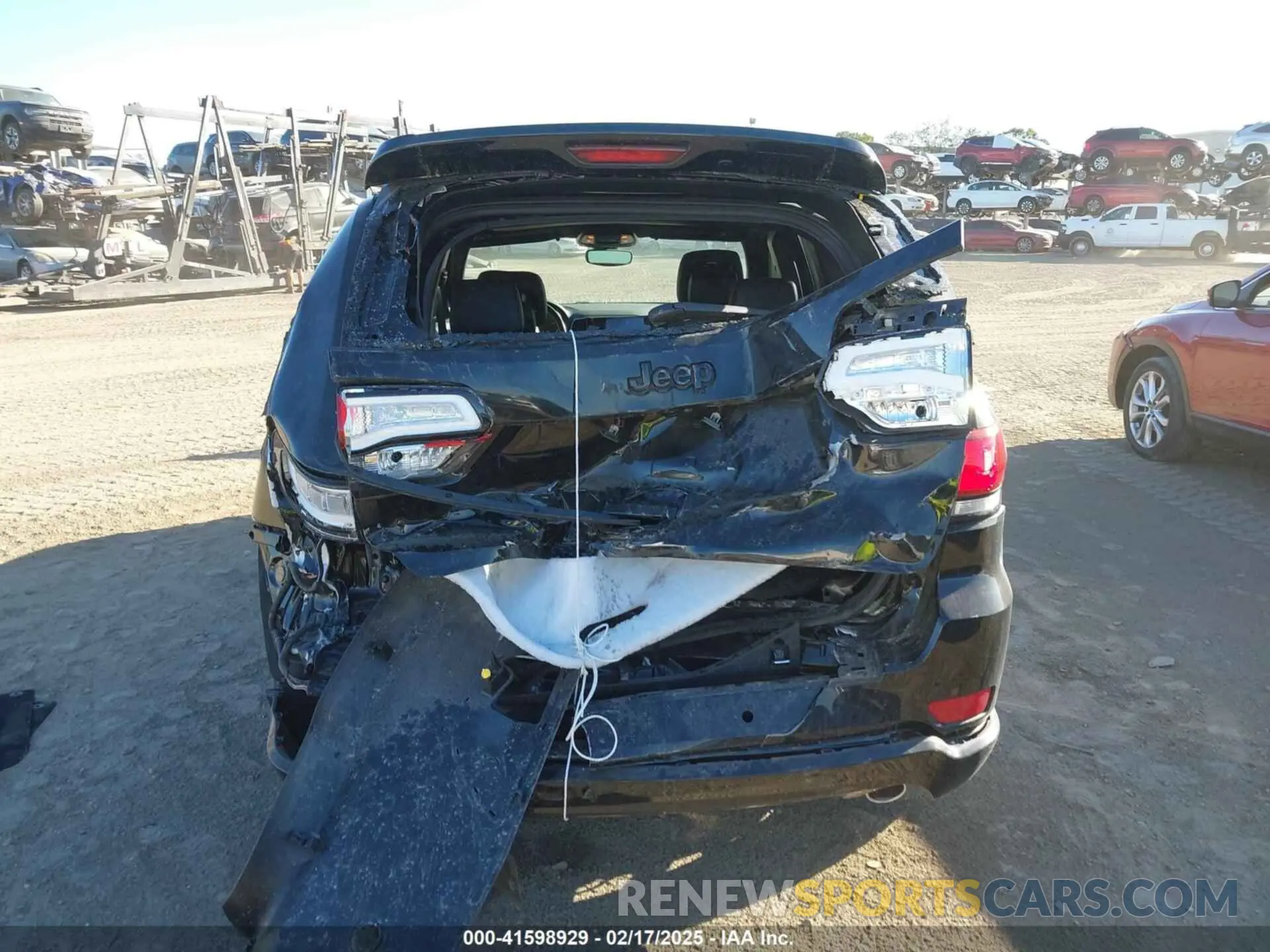 15 Photograph of a damaged car 1C4RJEAG3LC428323 JEEP GRAND CHEROKEE 2020