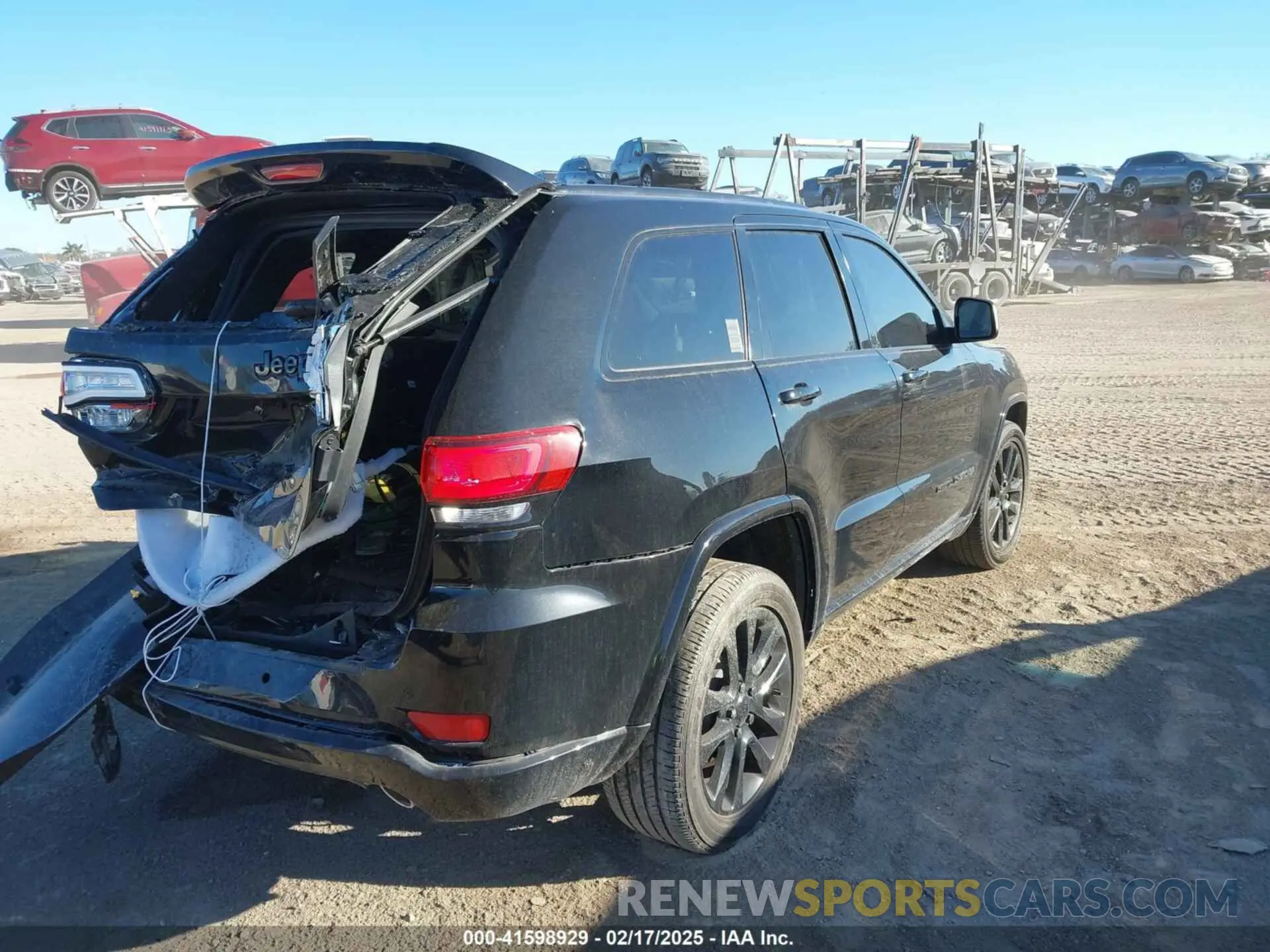 4 Photograph of a damaged car 1C4RJEAG3LC428323 JEEP GRAND CHEROKEE 2020