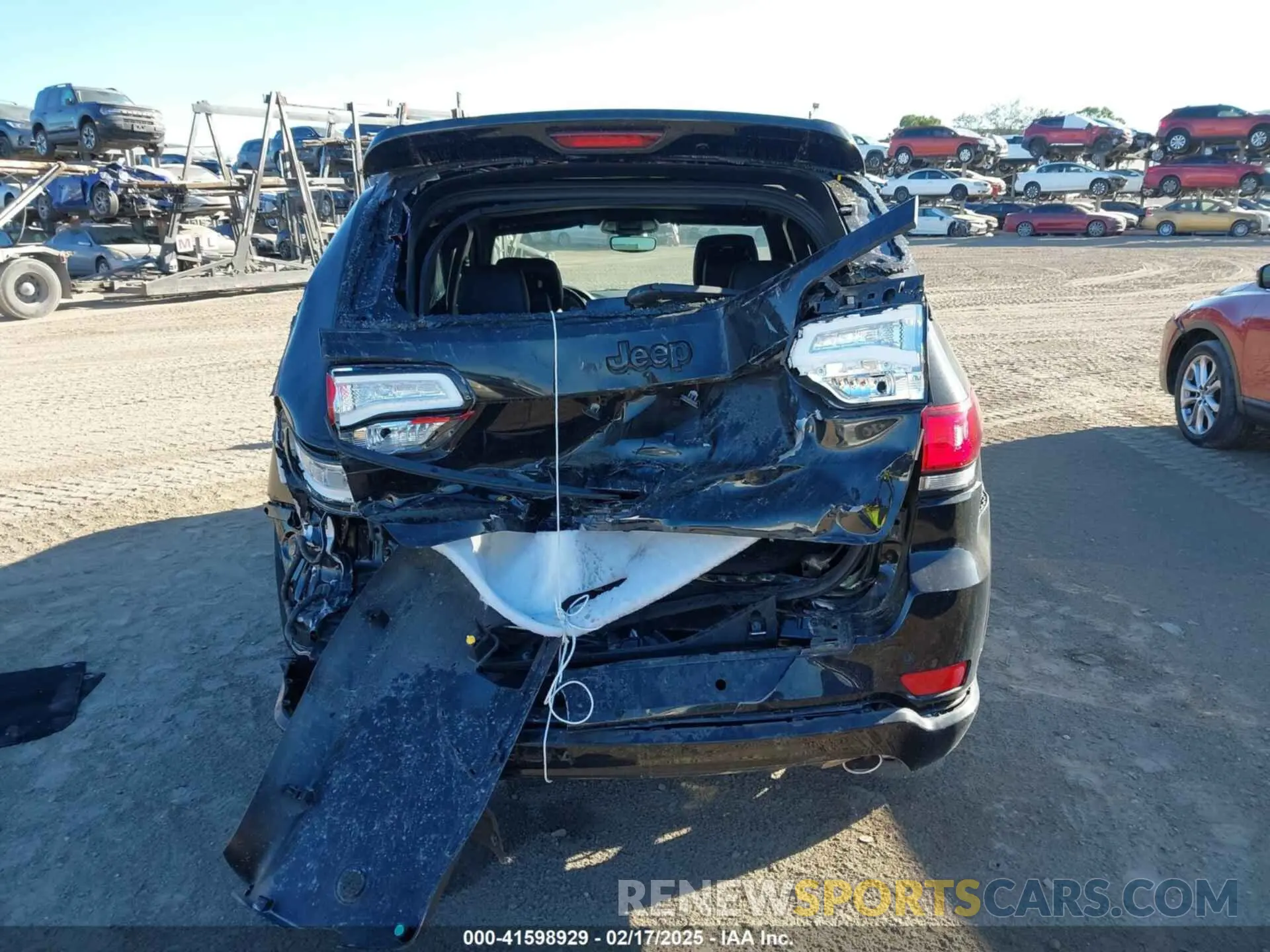 6 Photograph of a damaged car 1C4RJEAG3LC428323 JEEP GRAND CHEROKEE 2020