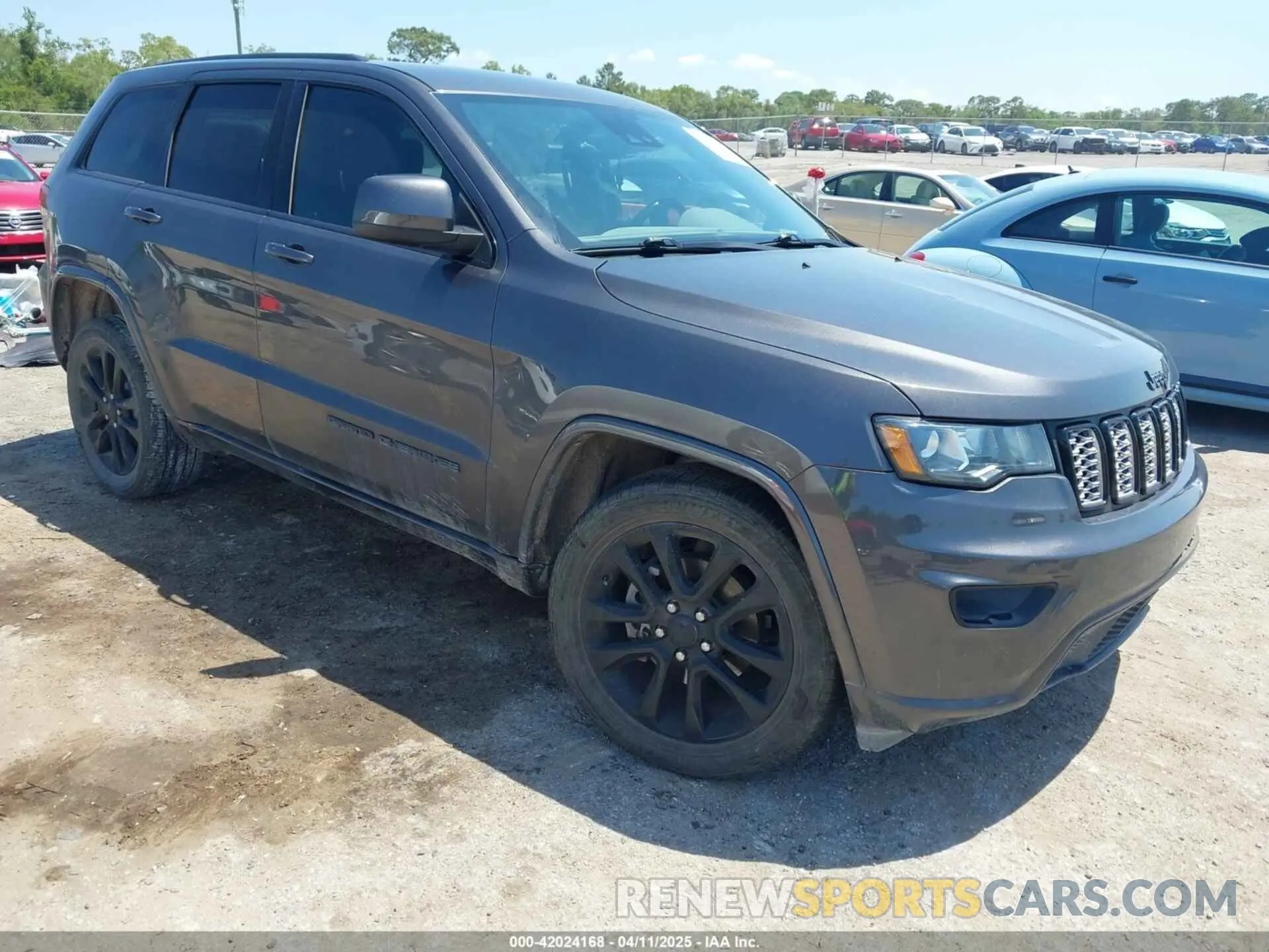 1 Photograph of a damaged car 1C4RJEAG3LC429536 JEEP GRAND CHEROKEE 2020