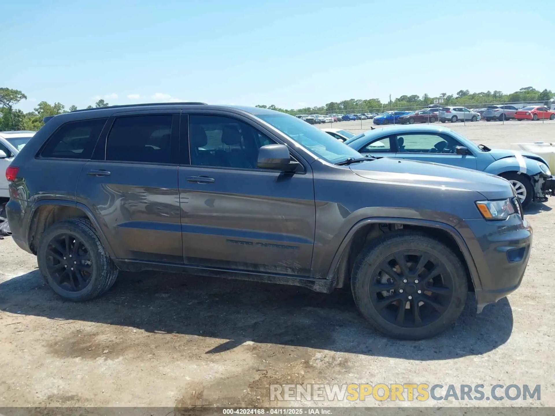 13 Photograph of a damaged car 1C4RJEAG3LC429536 JEEP GRAND CHEROKEE 2020
