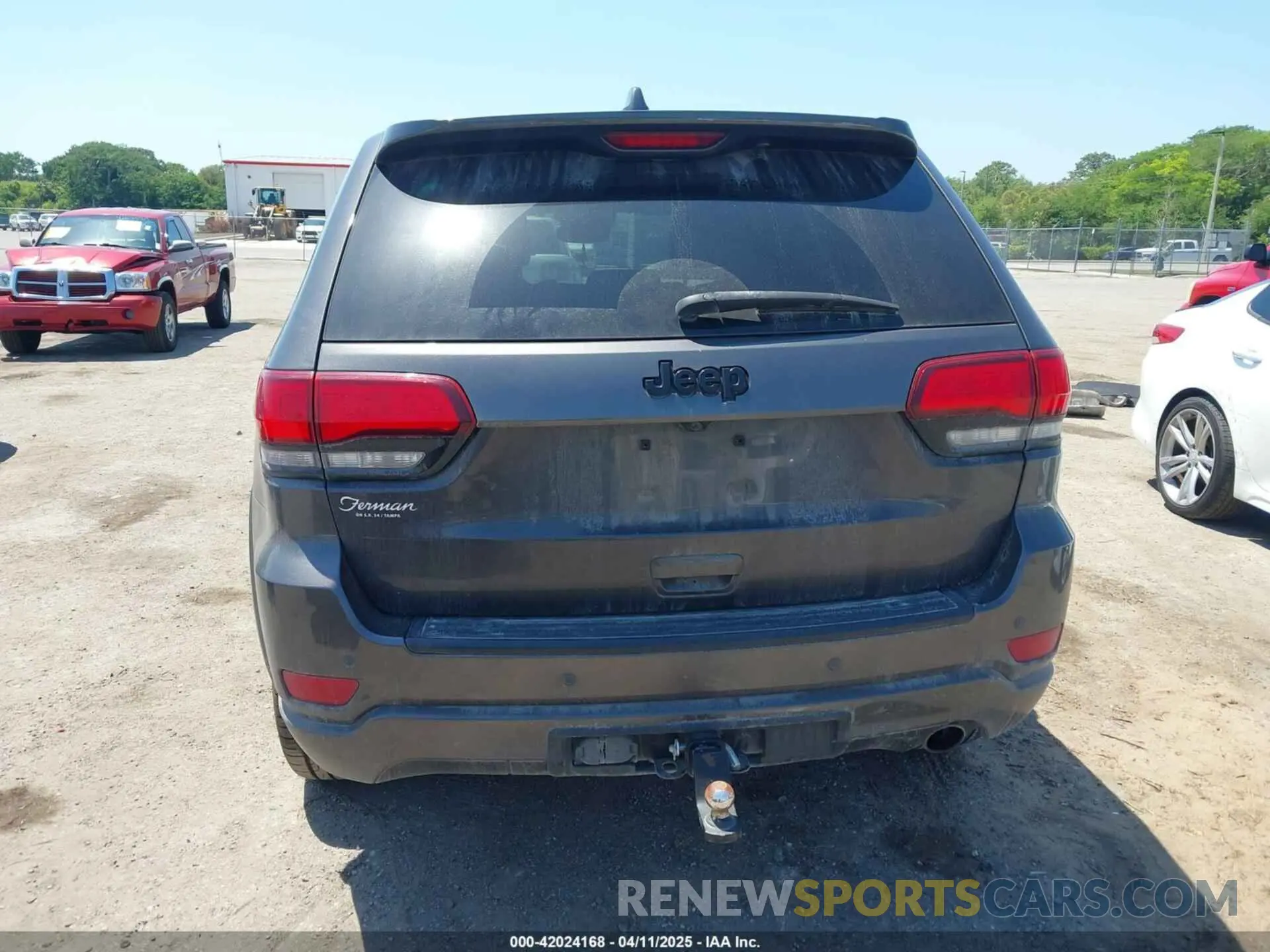16 Photograph of a damaged car 1C4RJEAG3LC429536 JEEP GRAND CHEROKEE 2020