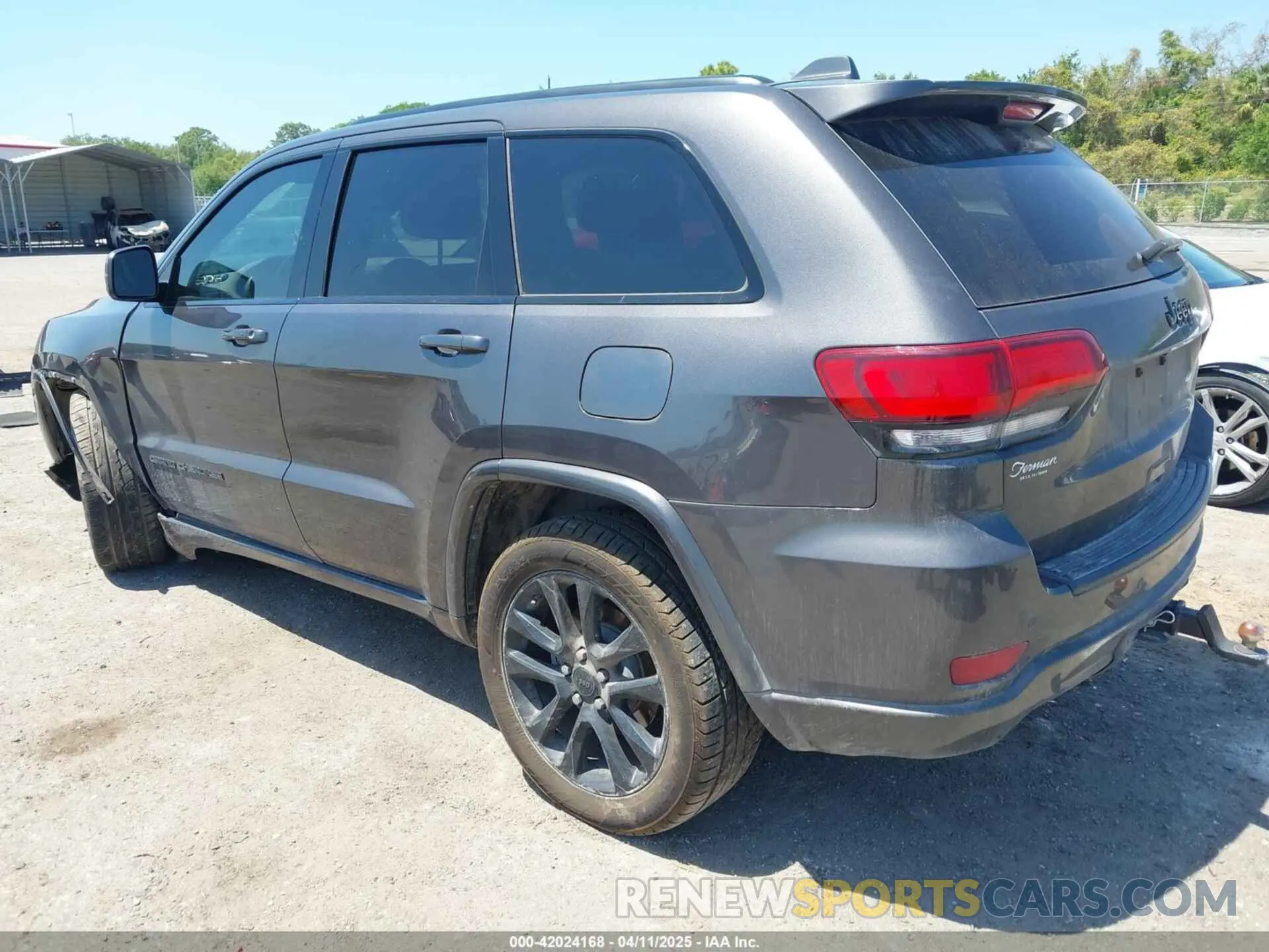 3 Photograph of a damaged car 1C4RJEAG3LC429536 JEEP GRAND CHEROKEE 2020