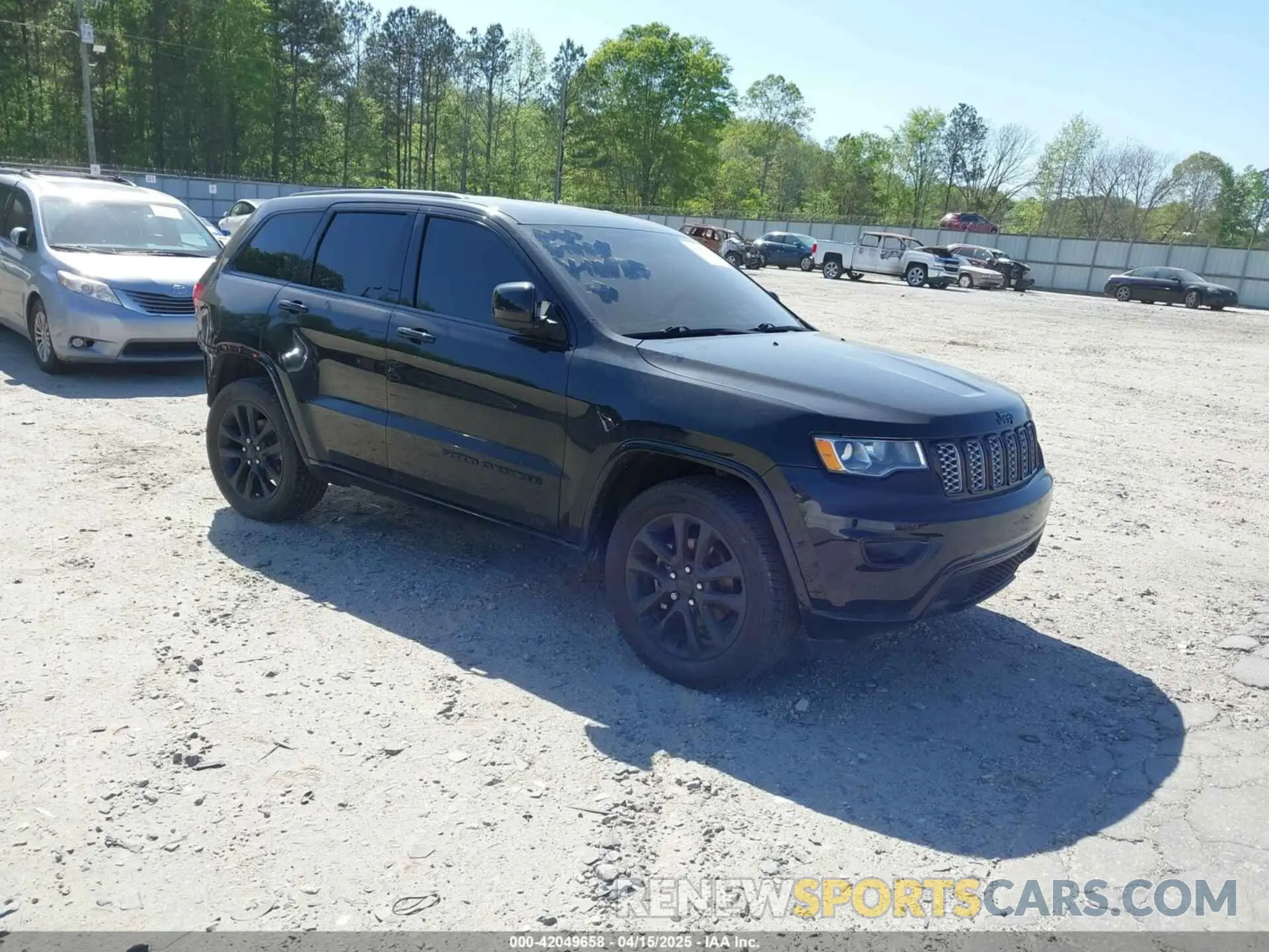 1 Photograph of a damaged car 1C4RJEAG4LC364583 JEEP GRAND CHEROKEE 2020