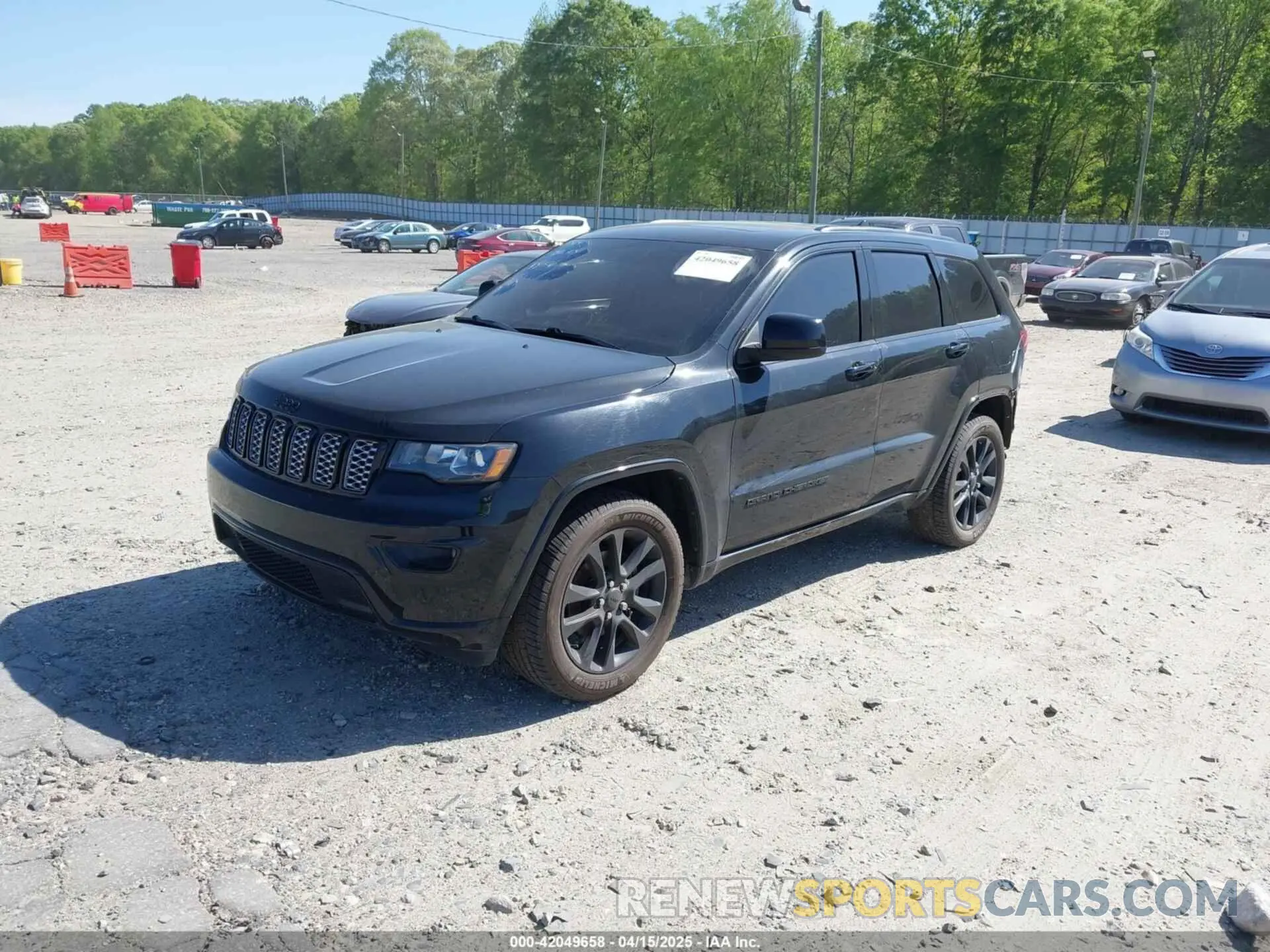 2 Photograph of a damaged car 1C4RJEAG4LC364583 JEEP GRAND CHEROKEE 2020