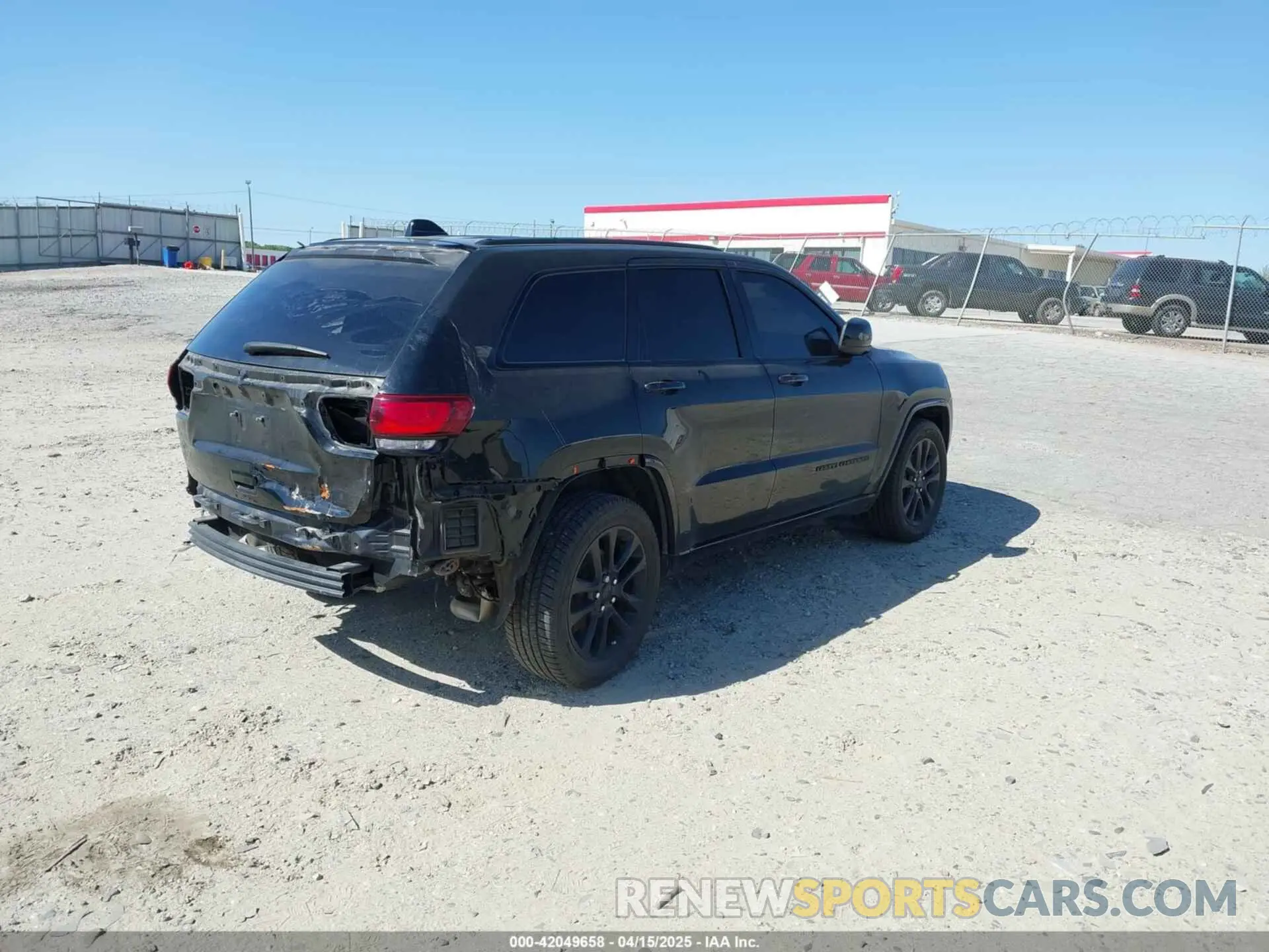4 Photograph of a damaged car 1C4RJEAG4LC364583 JEEP GRAND CHEROKEE 2020