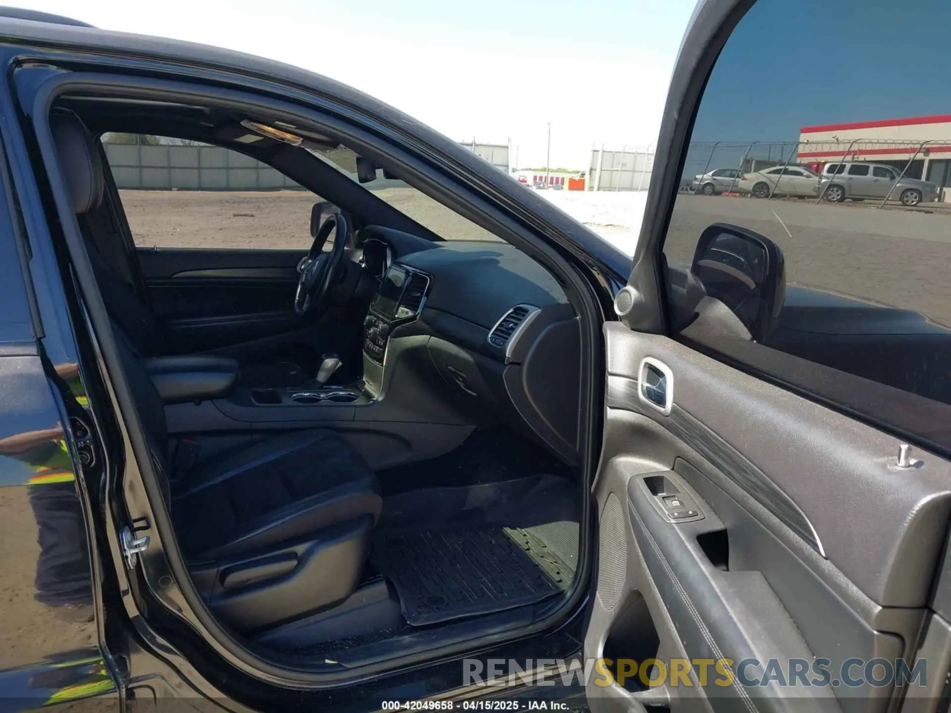 5 Photograph of a damaged car 1C4RJEAG4LC364583 JEEP GRAND CHEROKEE 2020