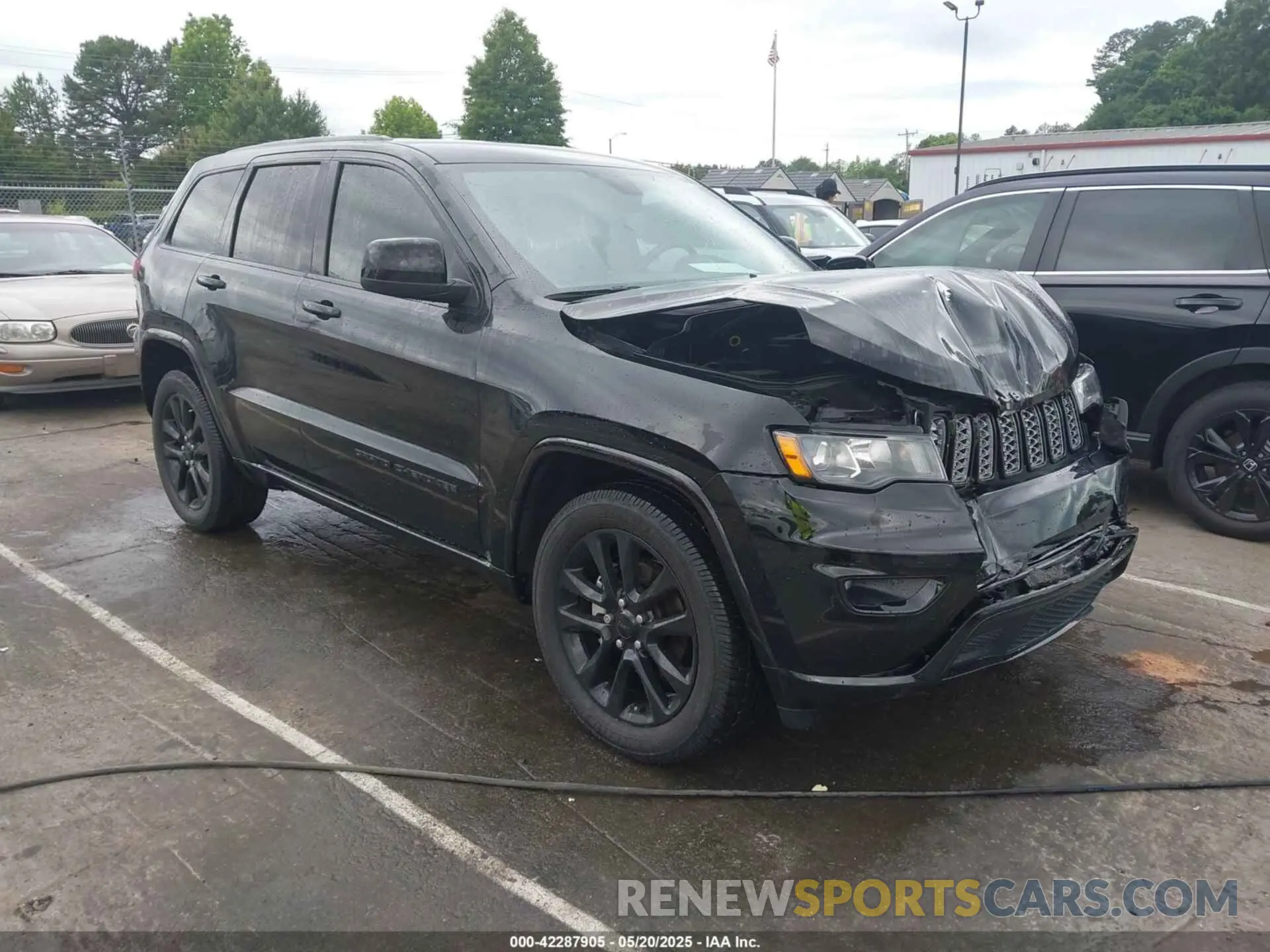 1 Photograph of a damaged car 1C4RJEAG4LC439542 JEEP GRAND CHEROKEE 2020