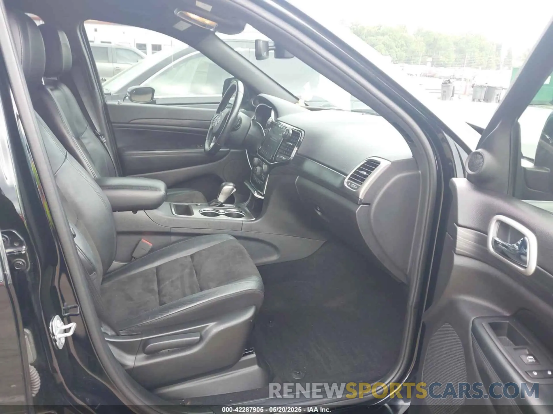 5 Photograph of a damaged car 1C4RJEAG4LC439542 JEEP GRAND CHEROKEE 2020