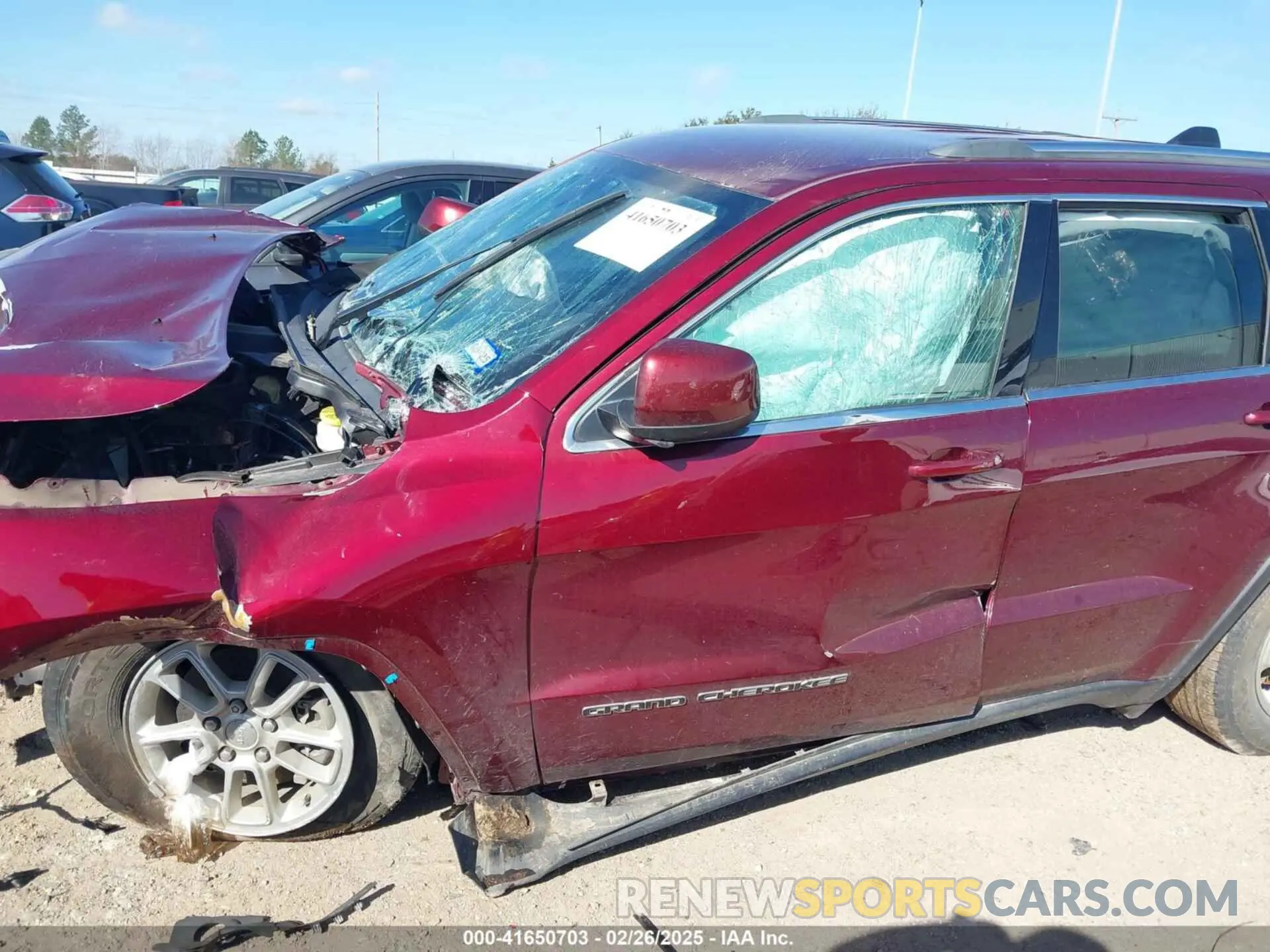 17 Photograph of a damaged car 1C4RJEAG5LC278442 JEEP GRAND CHEROKEE 2020