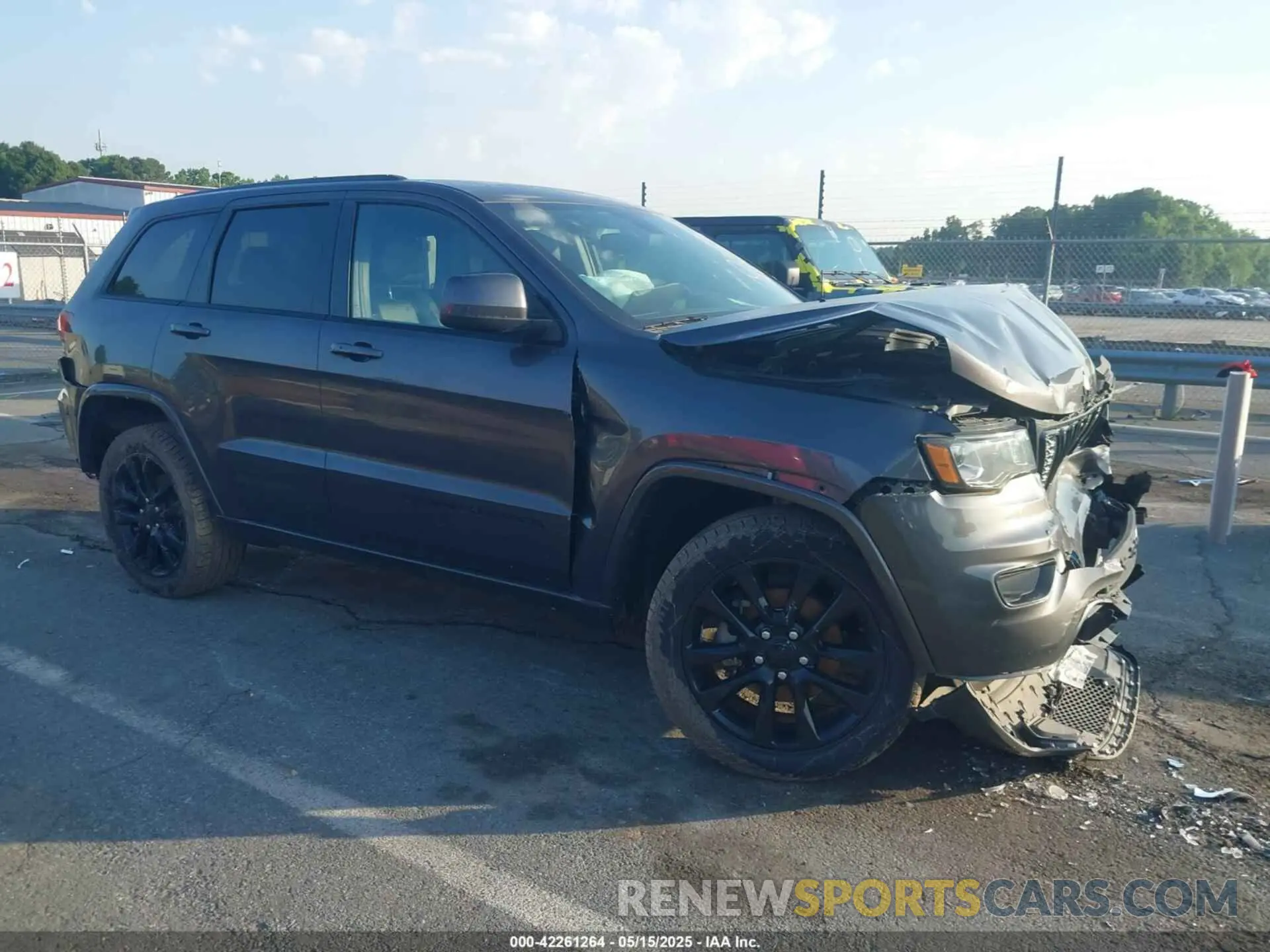 1 Photograph of a damaged car 1C4RJEAG6LC118408 JEEP GRAND CHEROKEE 2020