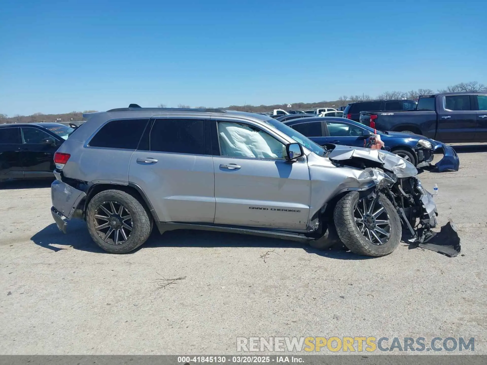 12 Photograph of a damaged car 1C4RJEAG6LC256742 JEEP GRAND CHEROKEE 2020