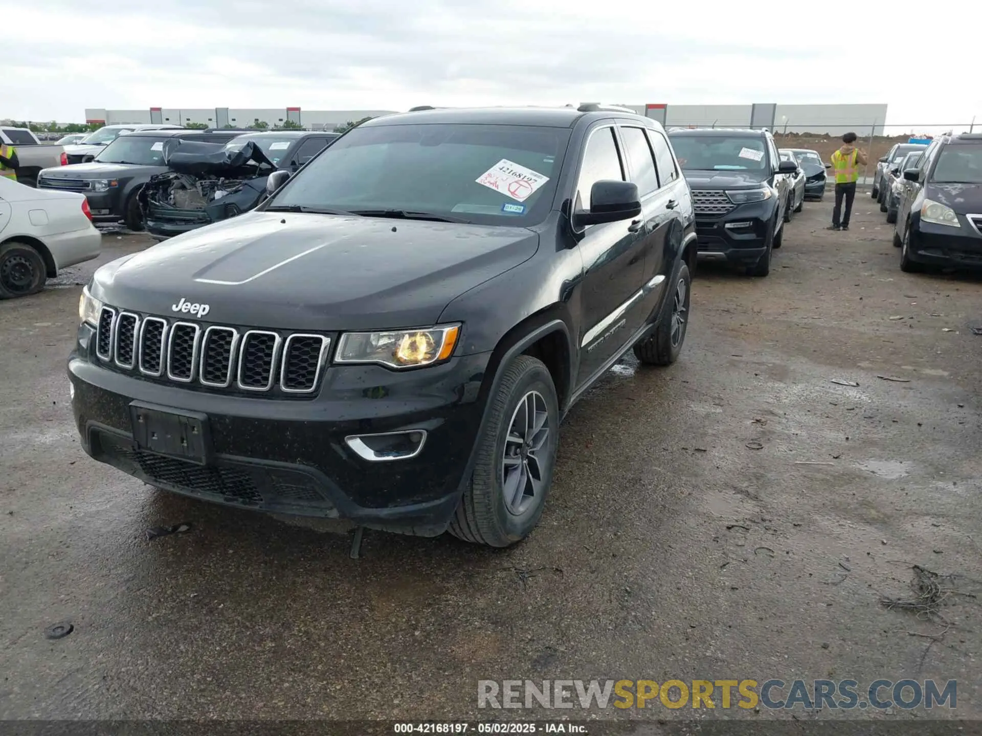 2 Photograph of a damaged car 1C4RJEAG6LC429367 JEEP GRAND CHEROKEE 2020