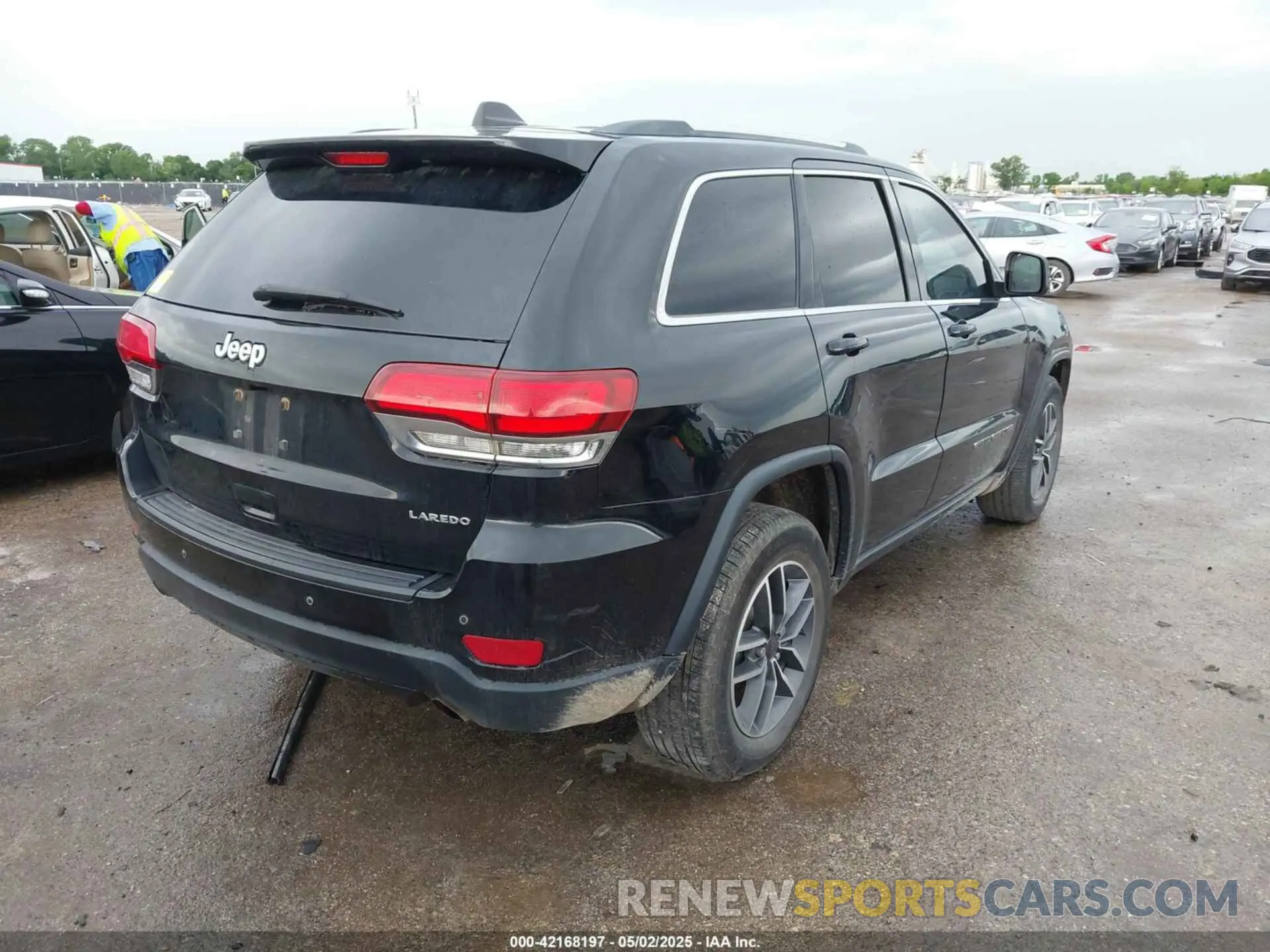4 Photograph of a damaged car 1C4RJEAG6LC429367 JEEP GRAND CHEROKEE 2020