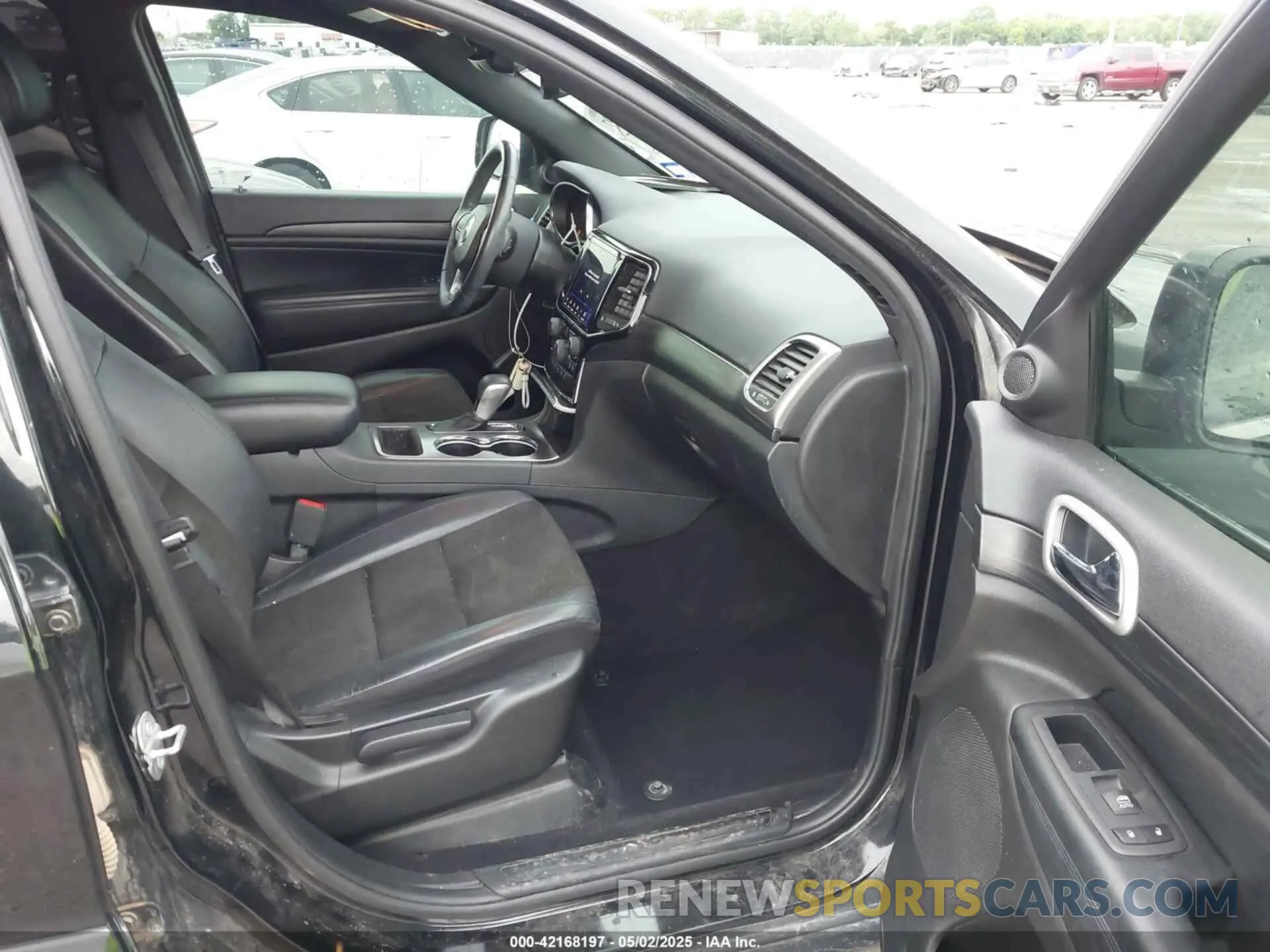 5 Photograph of a damaged car 1C4RJEAG6LC429367 JEEP GRAND CHEROKEE 2020