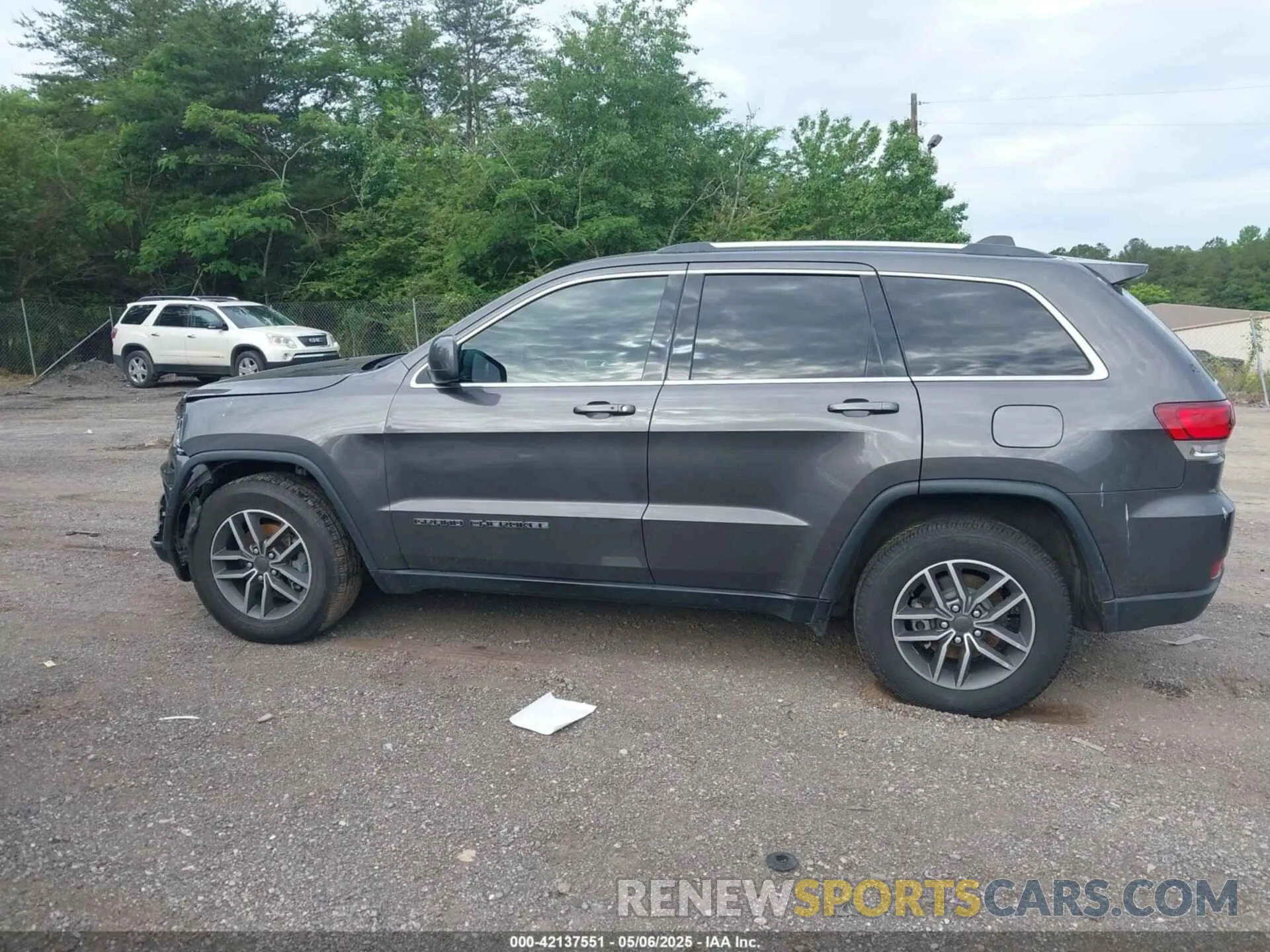 13 Photograph of a damaged car 1C4RJEAG7LC119017 JEEP GRAND CHEROKEE 2020