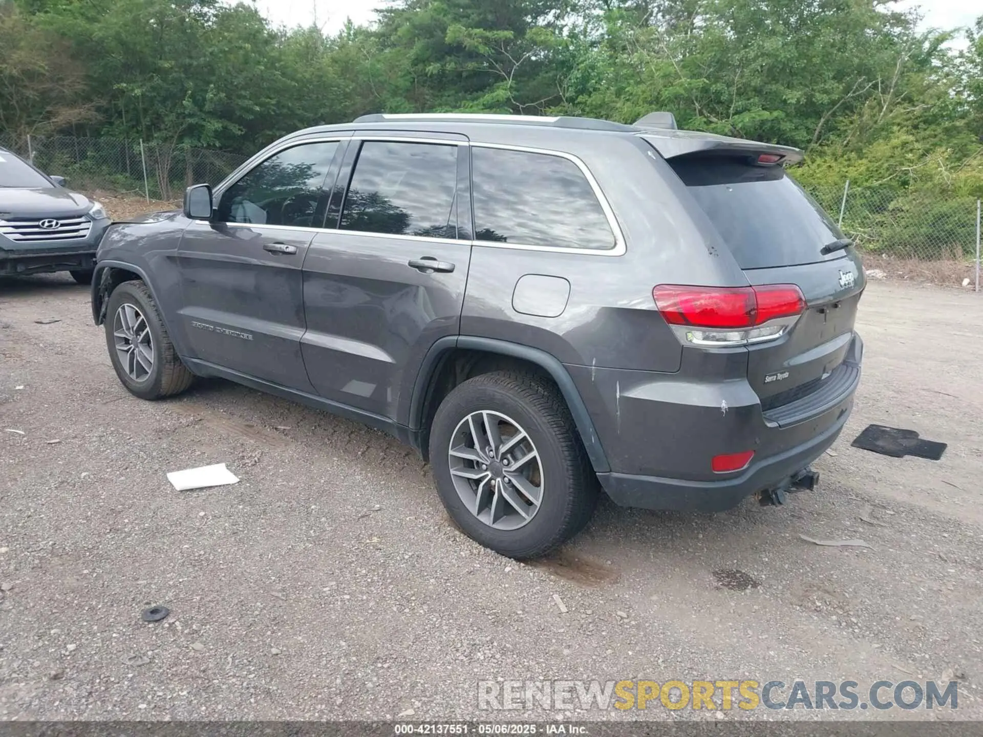 3 Photograph of a damaged car 1C4RJEAG7LC119017 JEEP GRAND CHEROKEE 2020