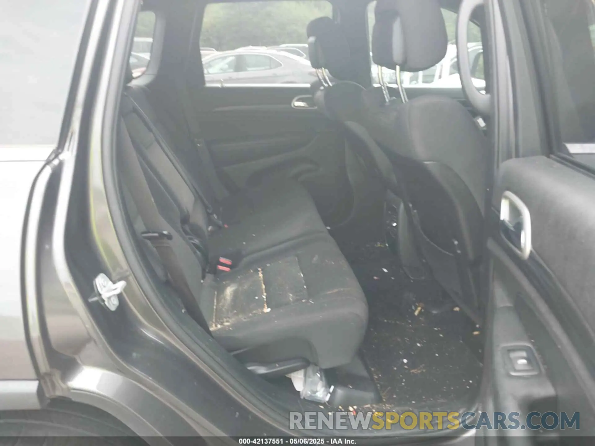 8 Photograph of a damaged car 1C4RJEAG7LC119017 JEEP GRAND CHEROKEE 2020