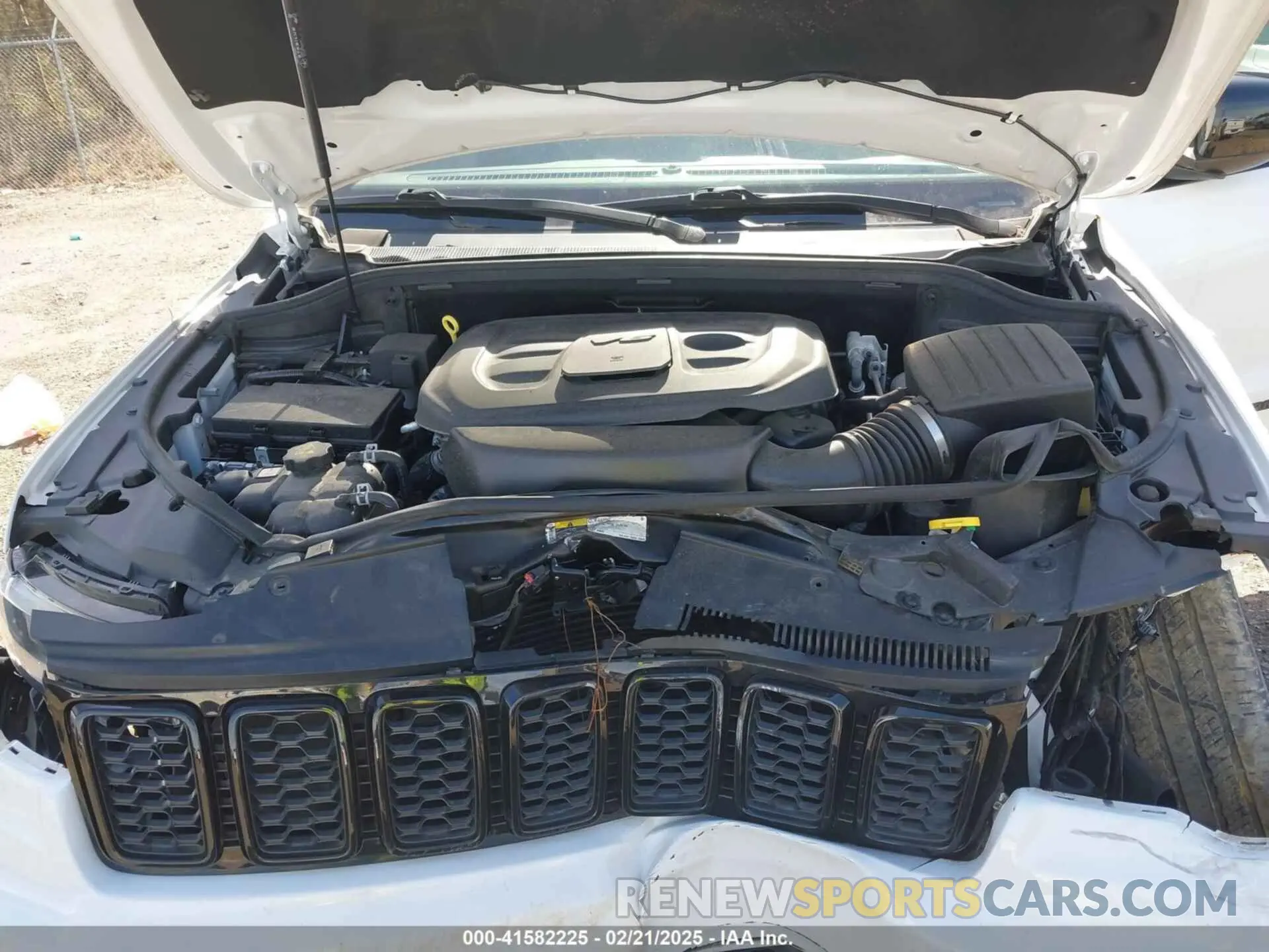 10 Photograph of a damaged car 1C4RJEAG8LC153001 JEEP GRAND CHEROKEE 2020