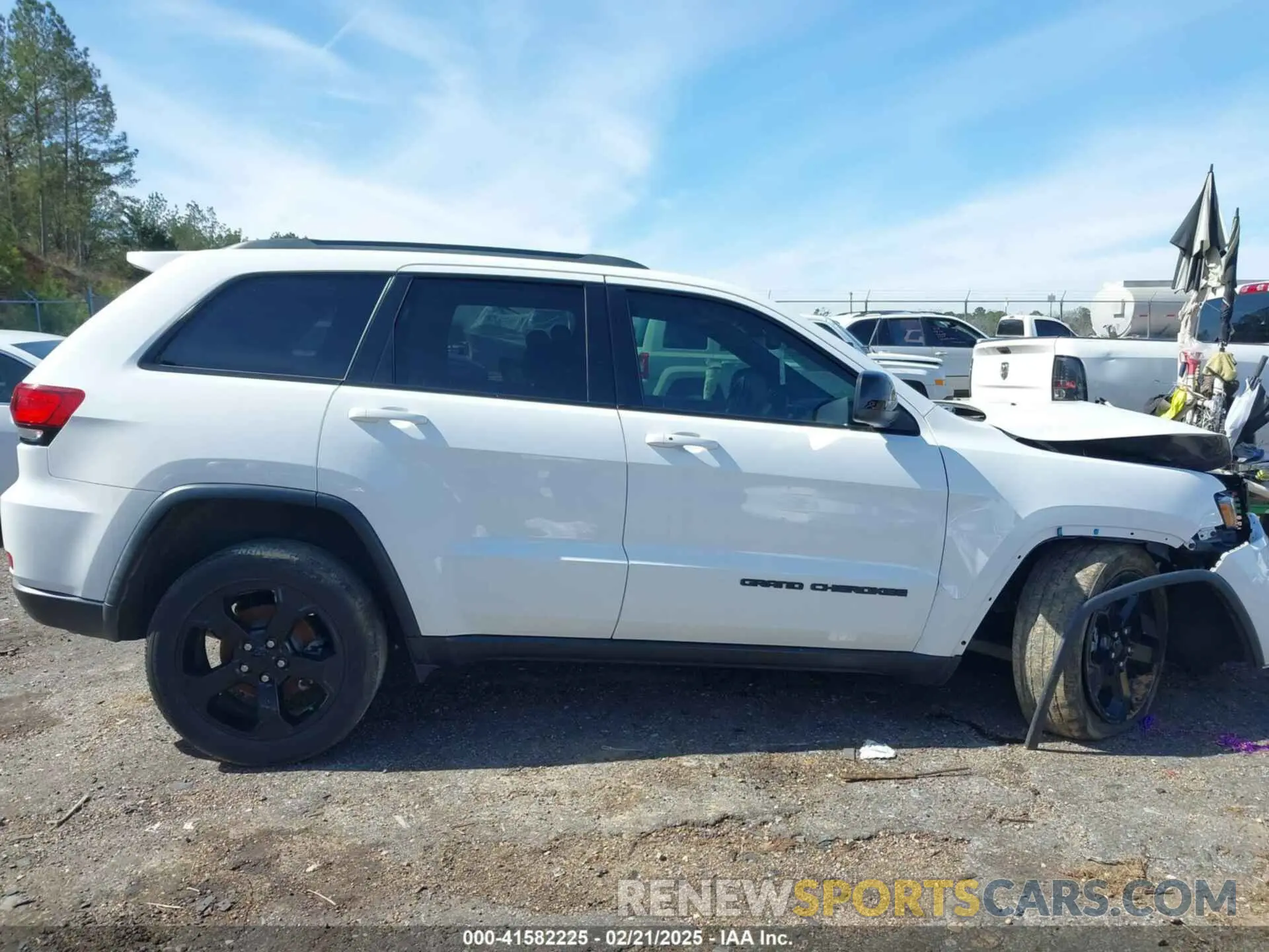 13 Photograph of a damaged car 1C4RJEAG8LC153001 JEEP GRAND CHEROKEE 2020