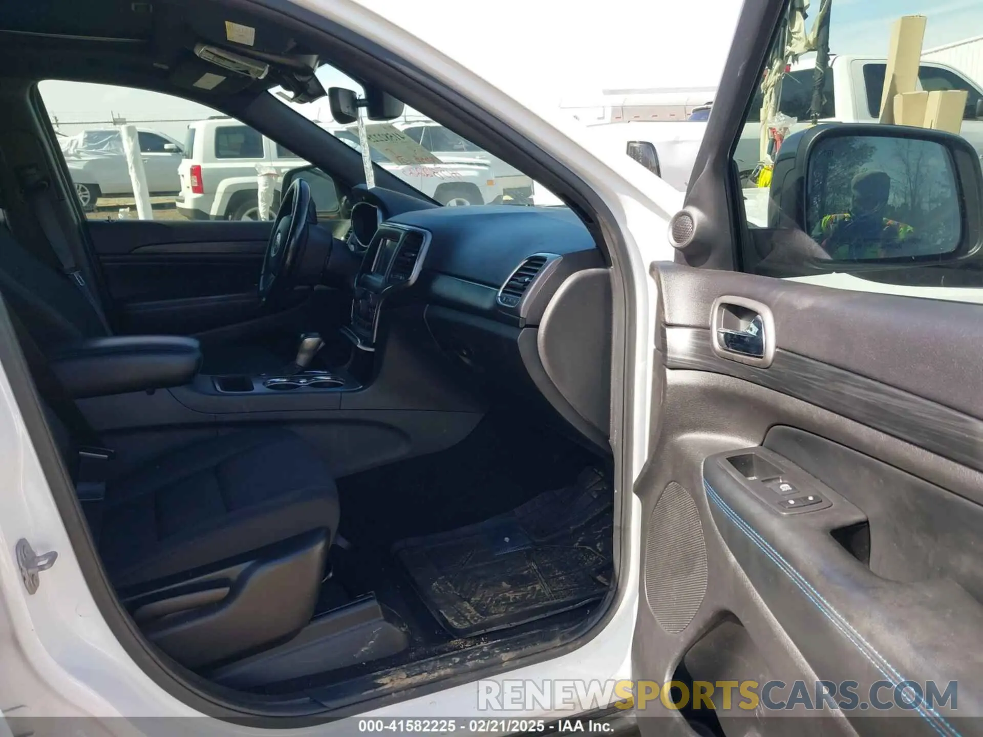5 Photograph of a damaged car 1C4RJEAG8LC153001 JEEP GRAND CHEROKEE 2020
