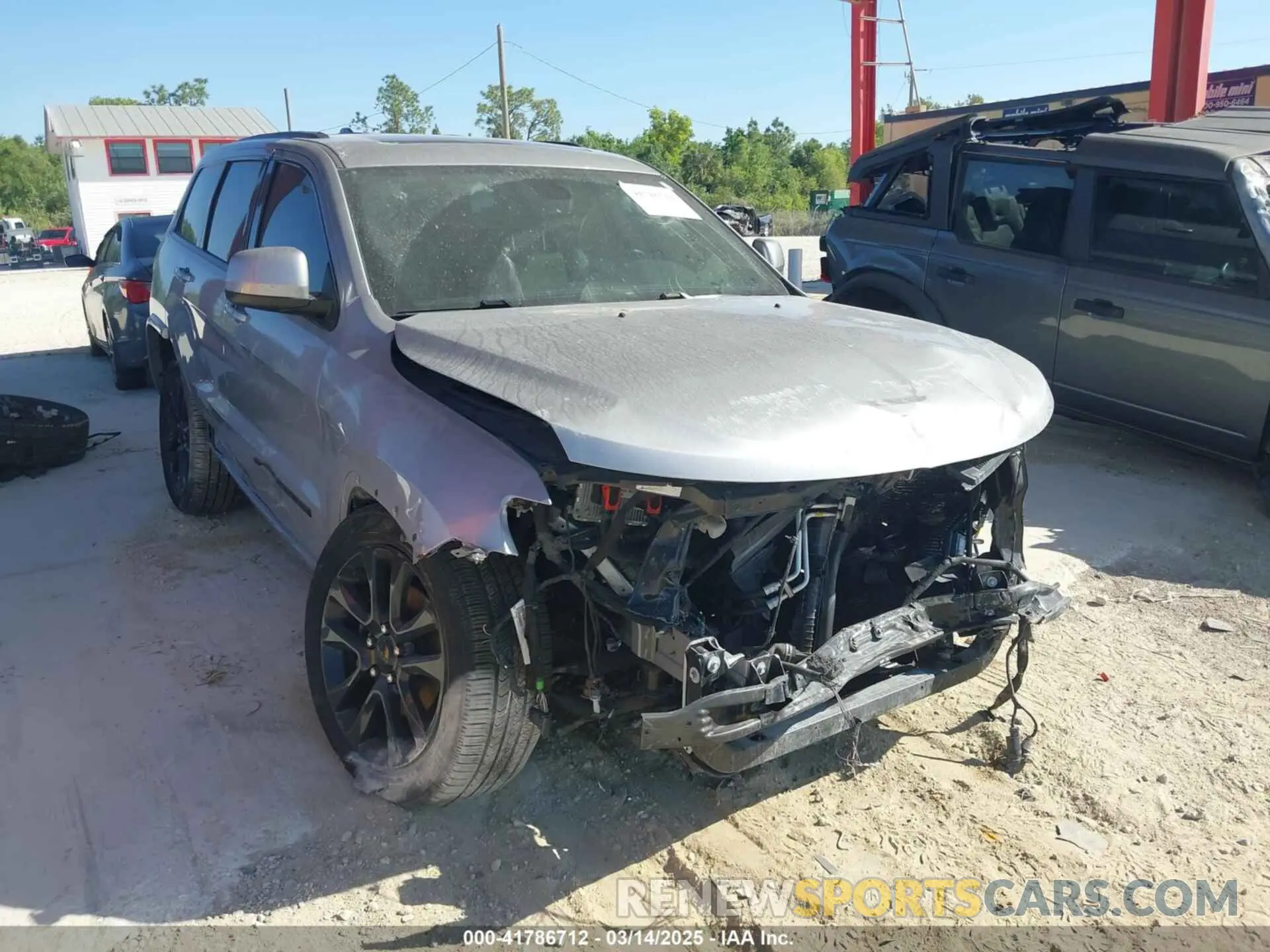 1 Photograph of a damaged car 1C4RJEAG8LC203377 JEEP GRAND CHEROKEE 2020