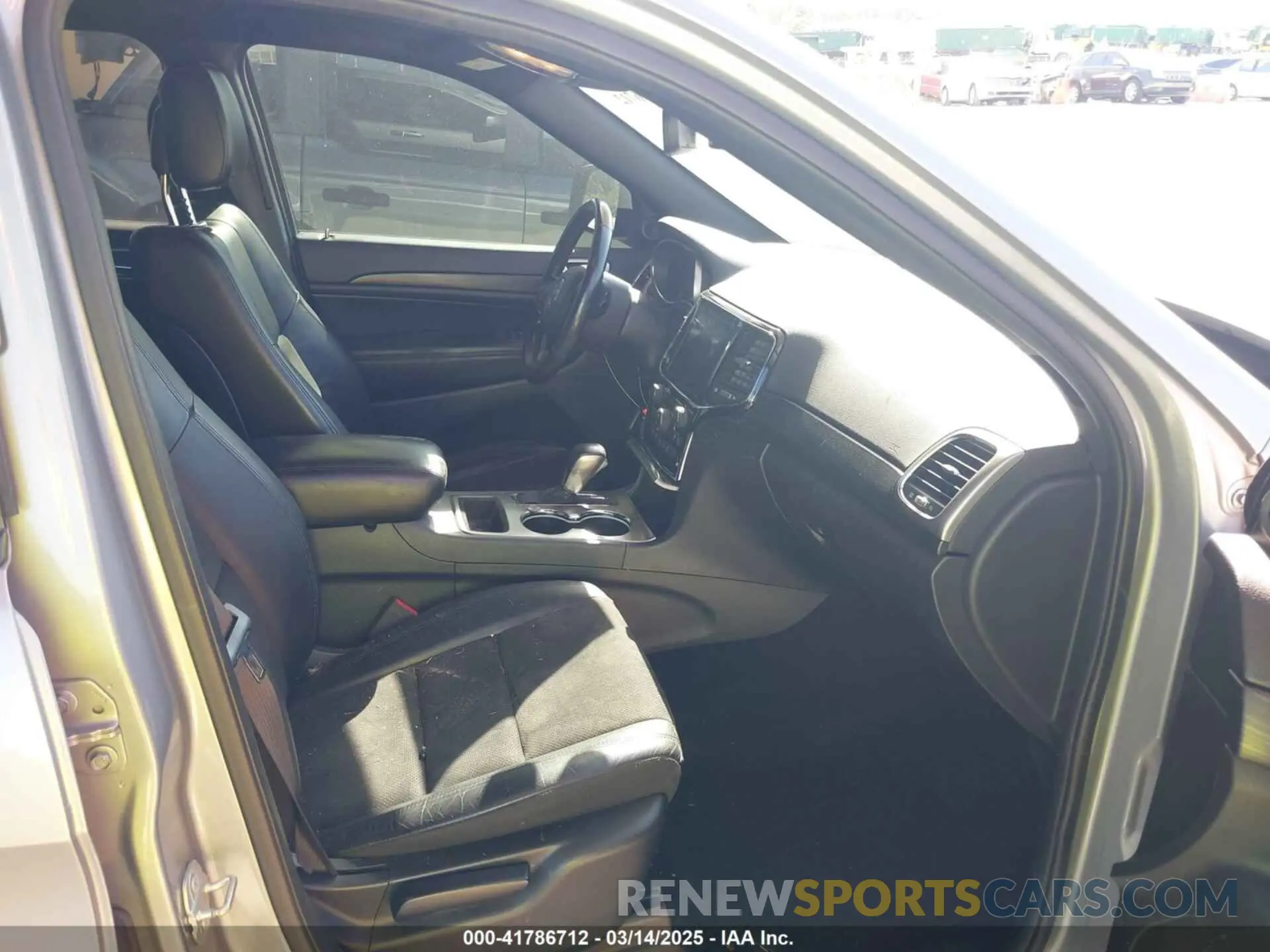 5 Photograph of a damaged car 1C4RJEAG8LC203377 JEEP GRAND CHEROKEE 2020